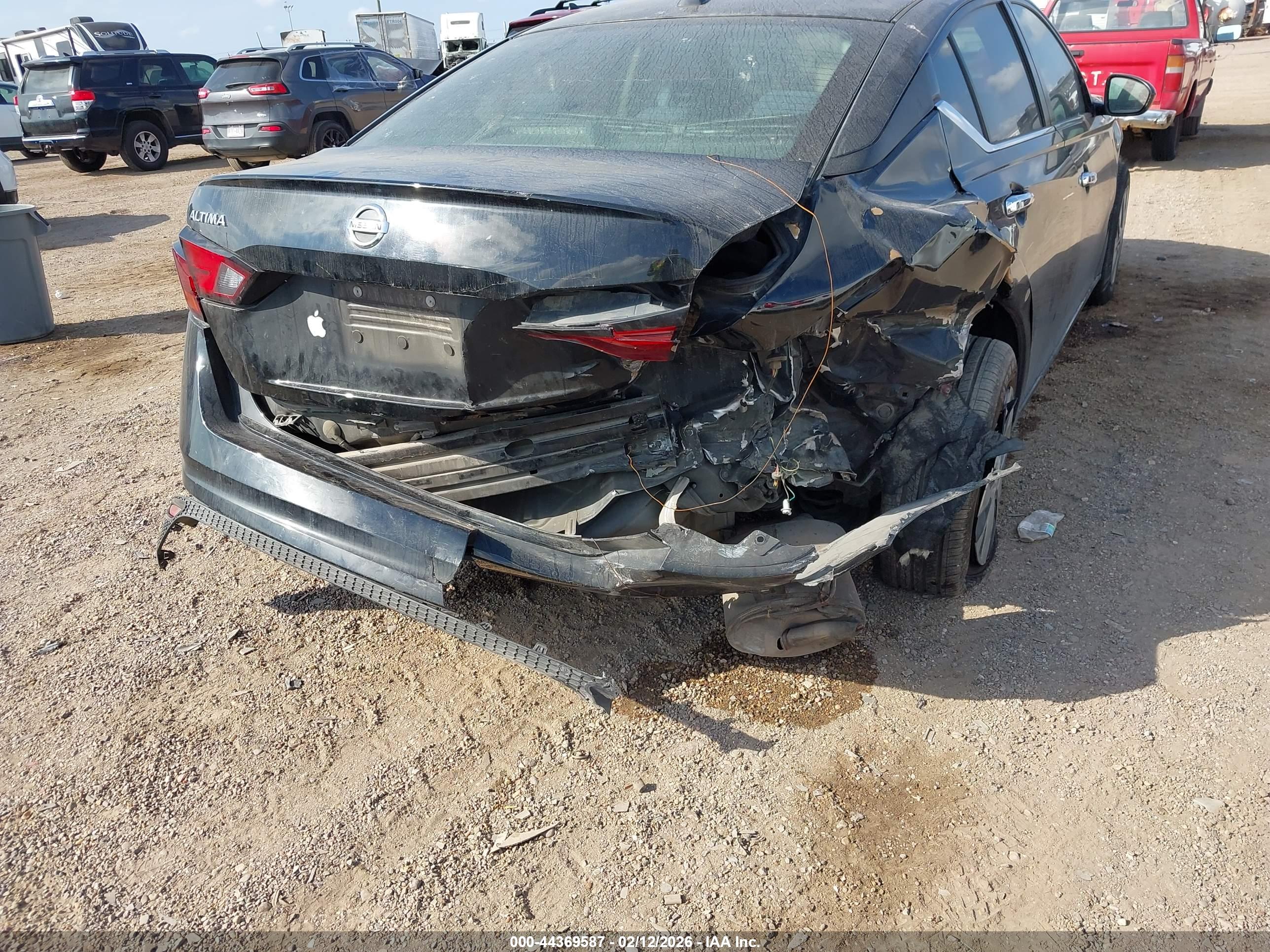 NISSAN ALTIMA image 6