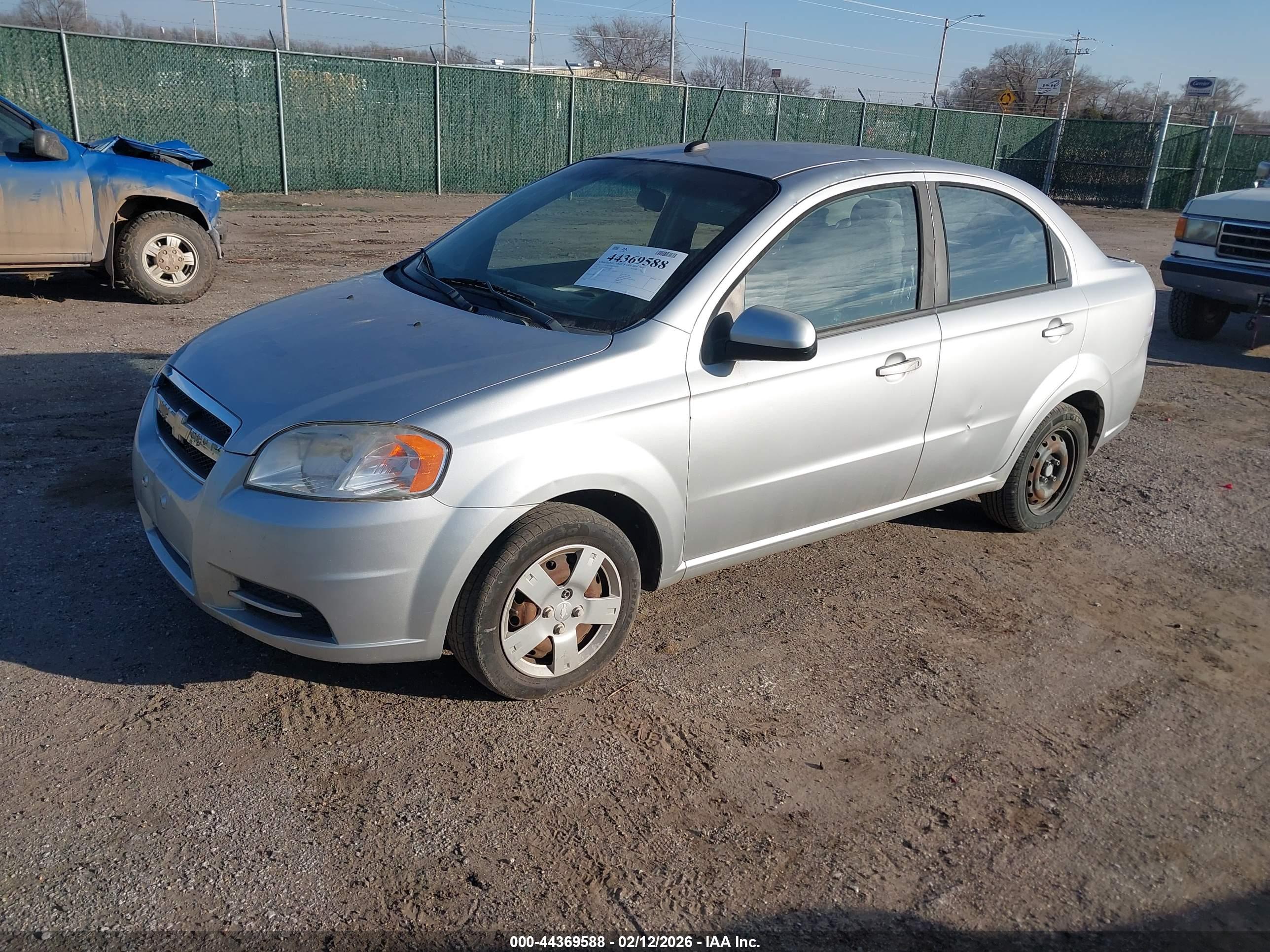 CHEVROLET AVEO image 2
