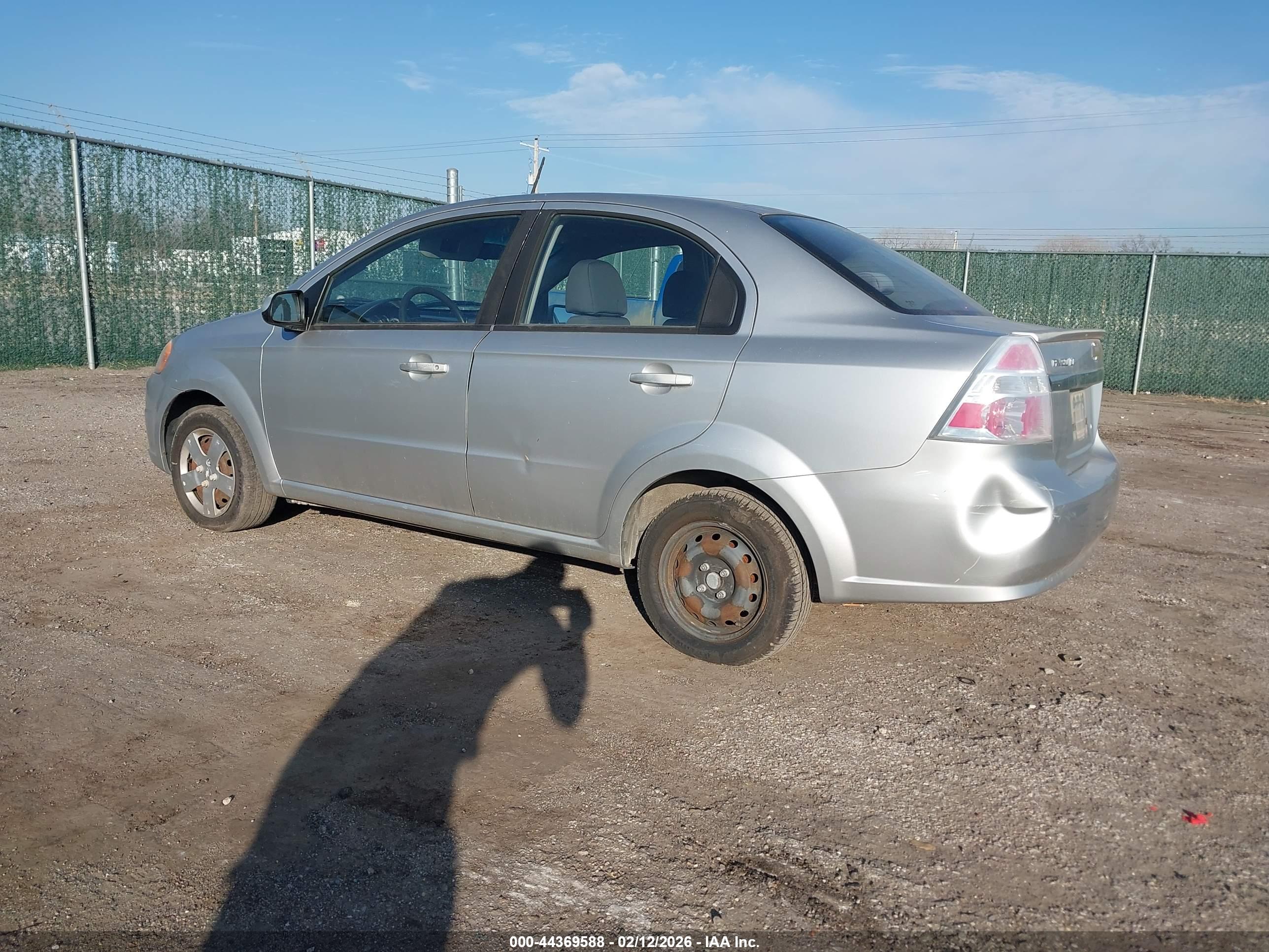 CHEVROLET AVEO image 3