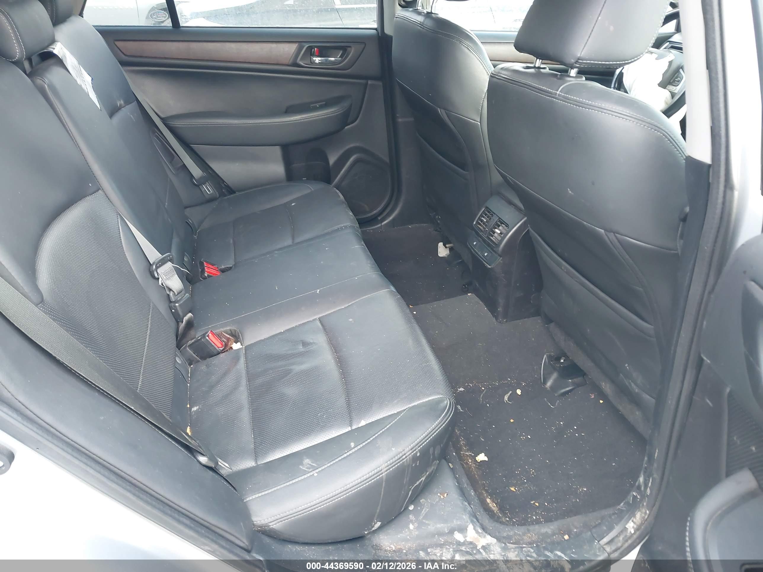 SUBARU OUTBACK image 8