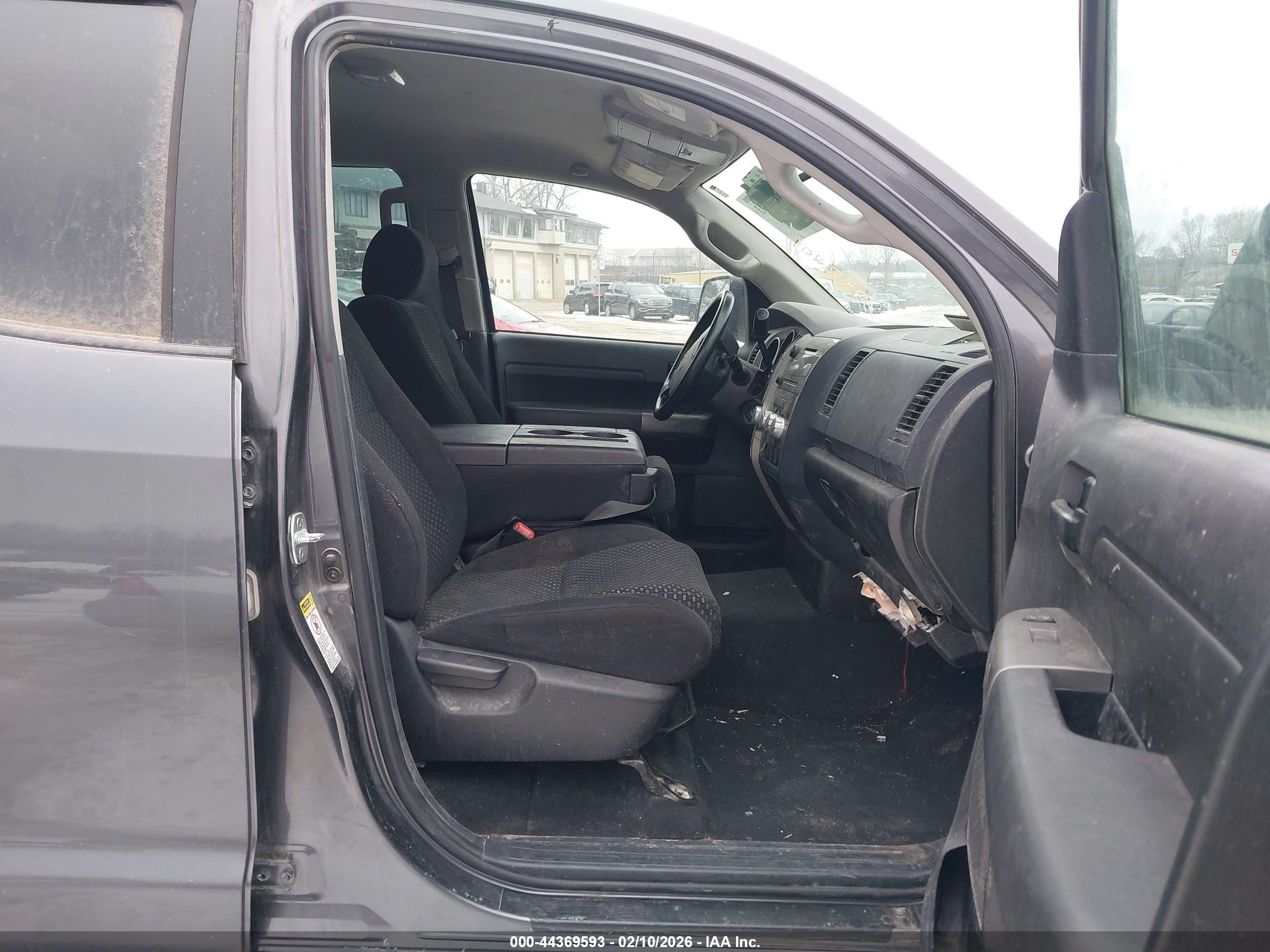 TOYOTA TUNDRA image 5