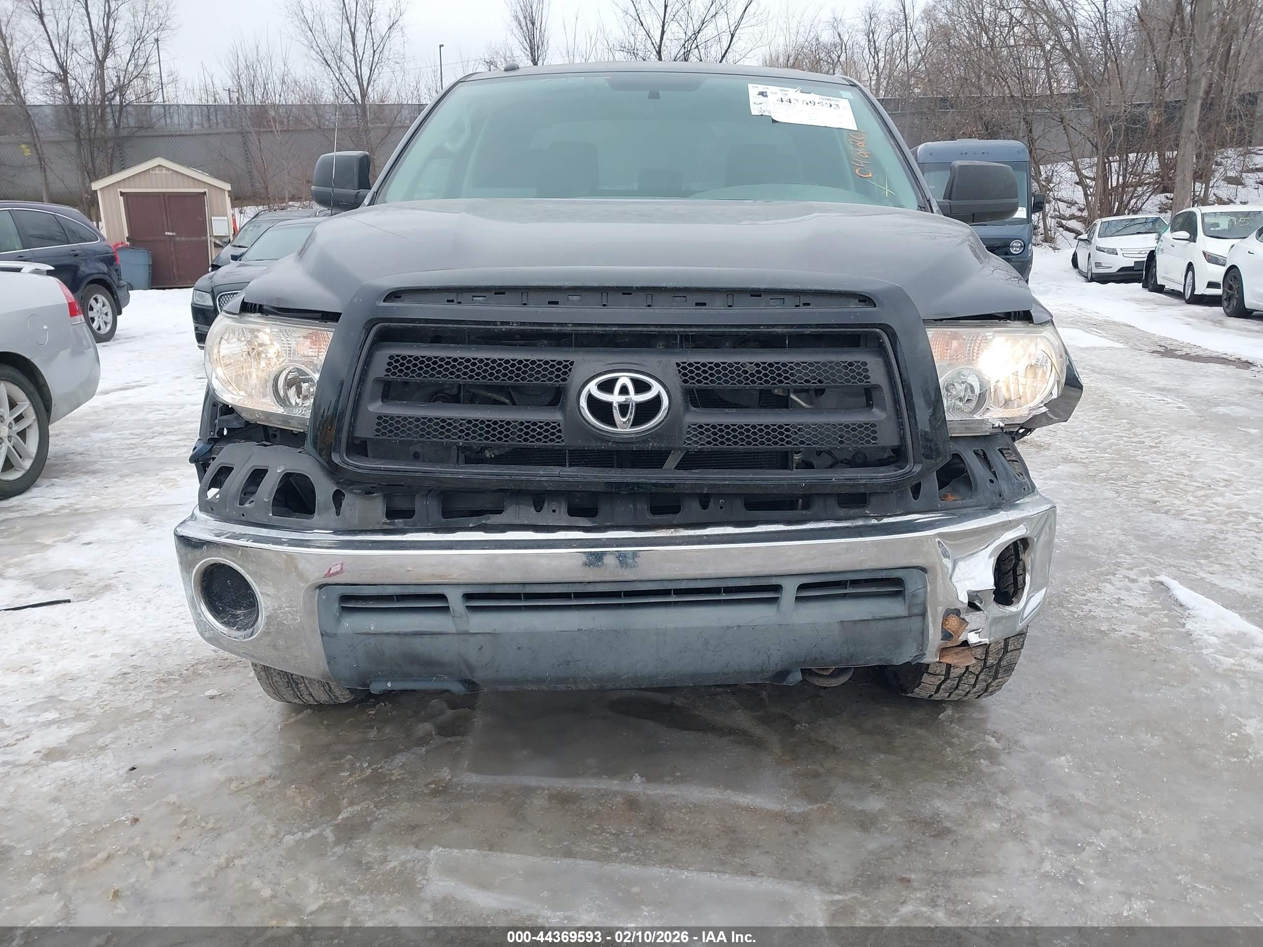 TOYOTA TUNDRA image 6