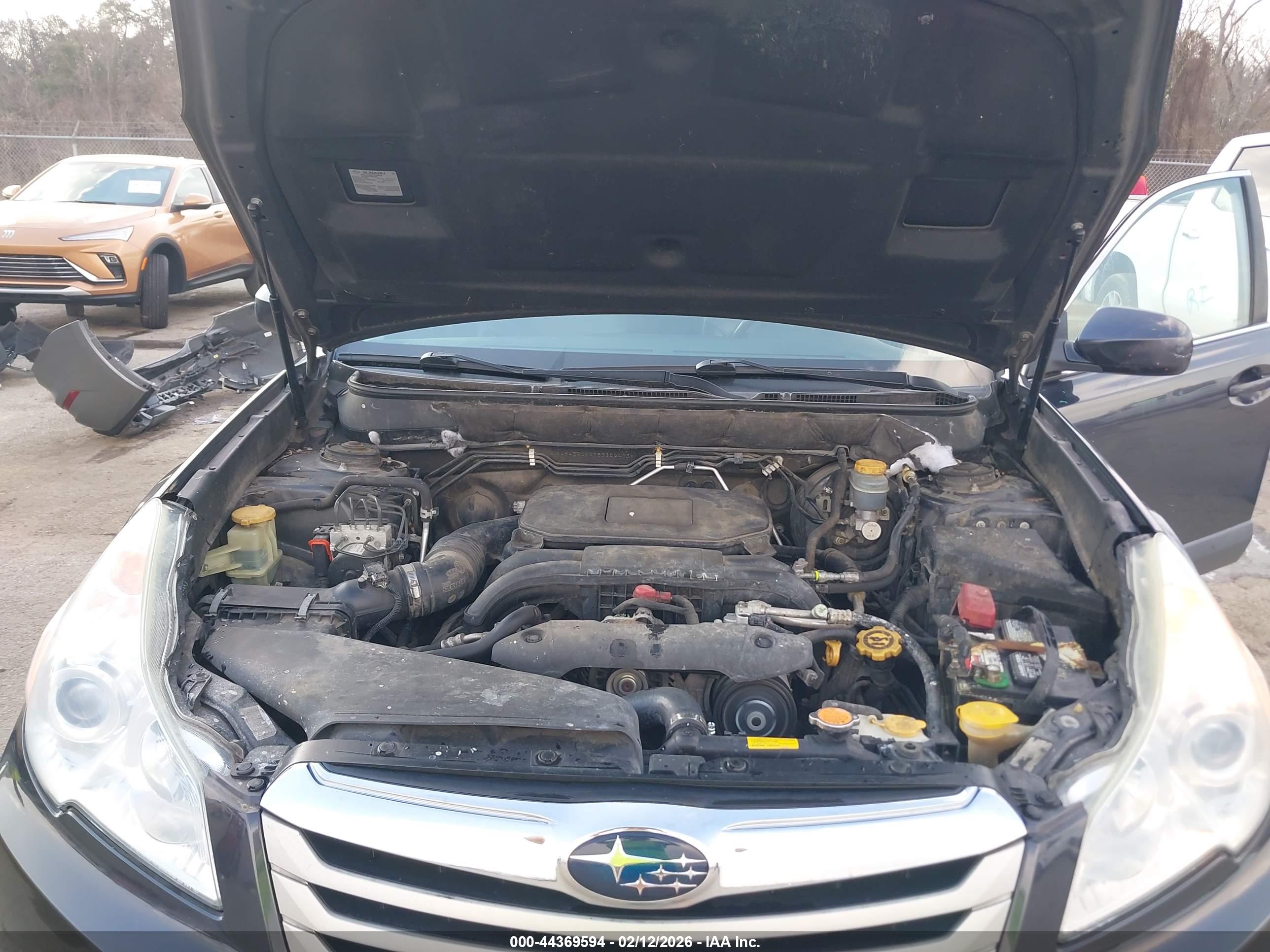 SUBARU OUTBACK image 10