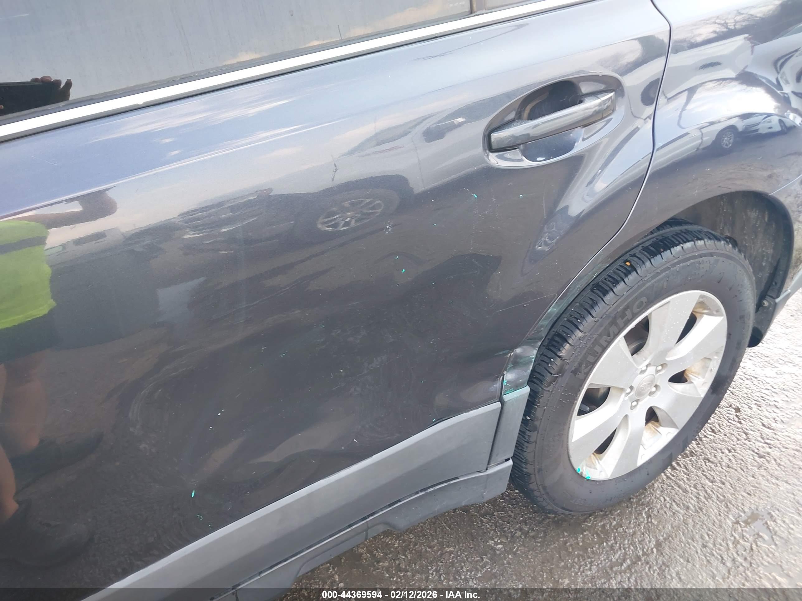 SUBARU OUTBACK image 6