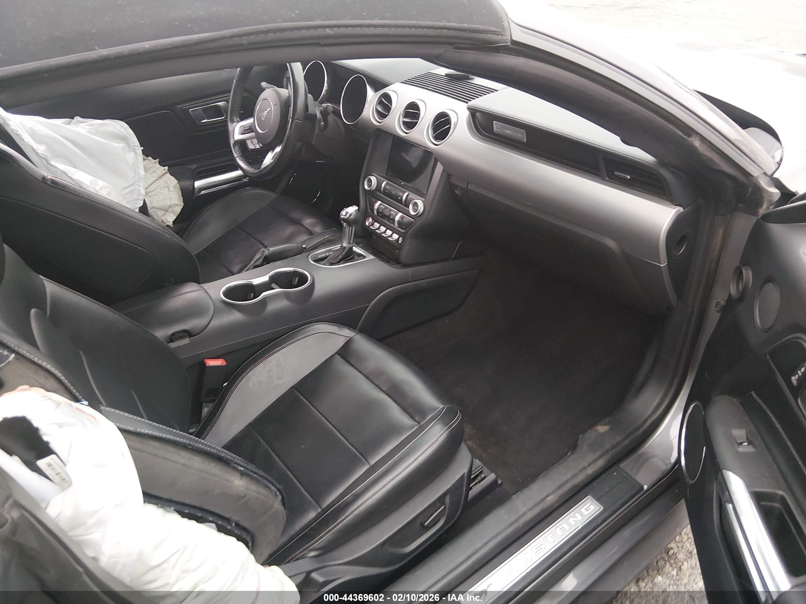 FORD MUSTANG image 5