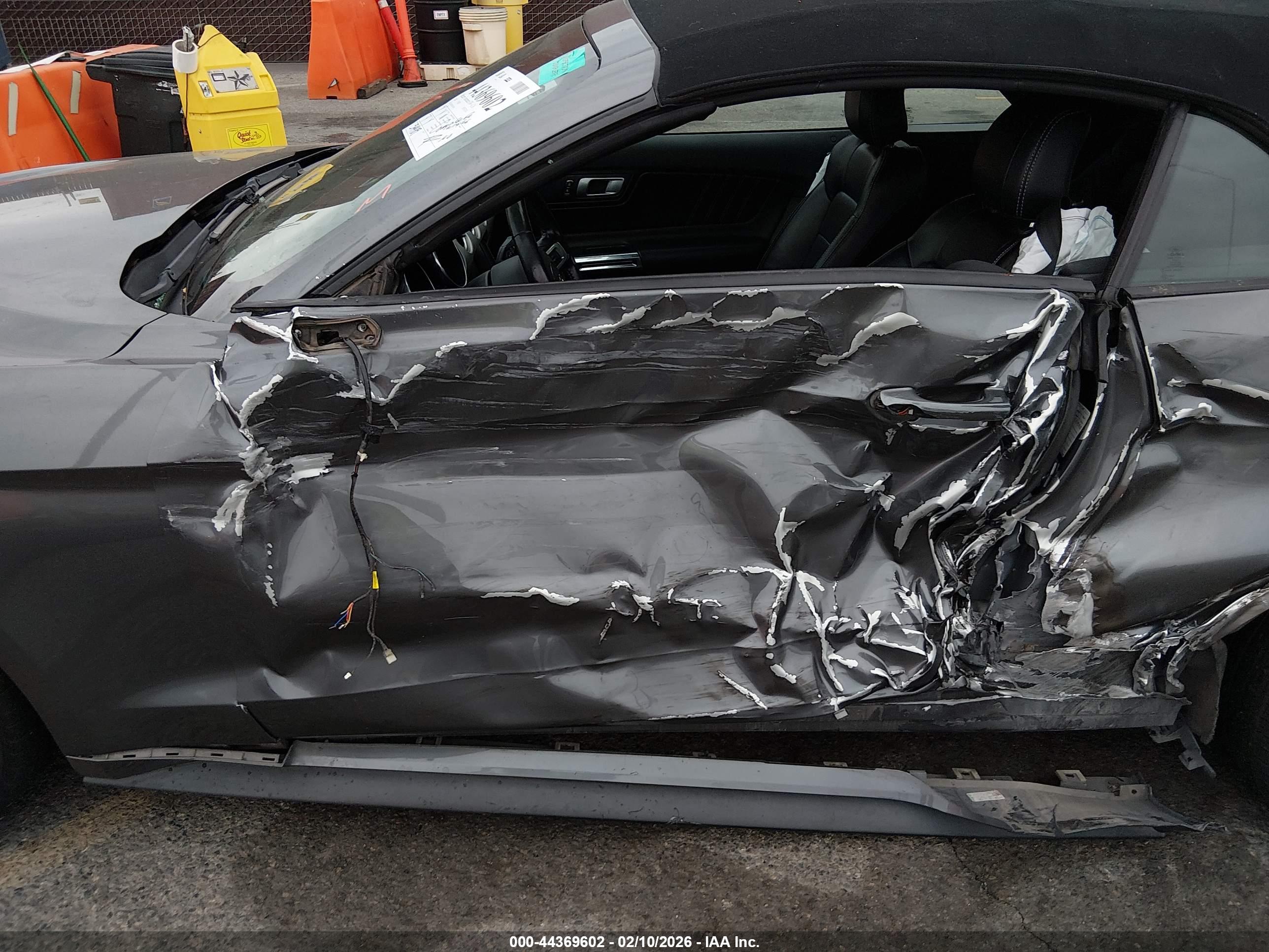 FORD MUSTANG image 6