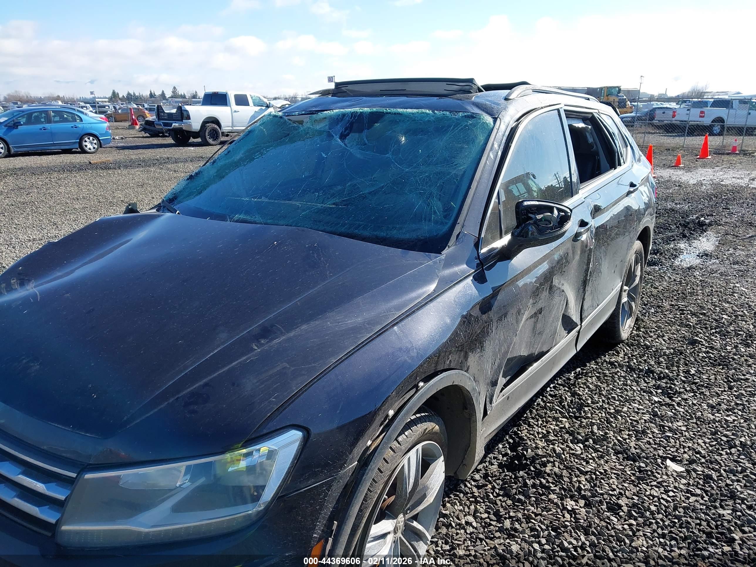 VOLKSWAGEN TIGUAN image 6