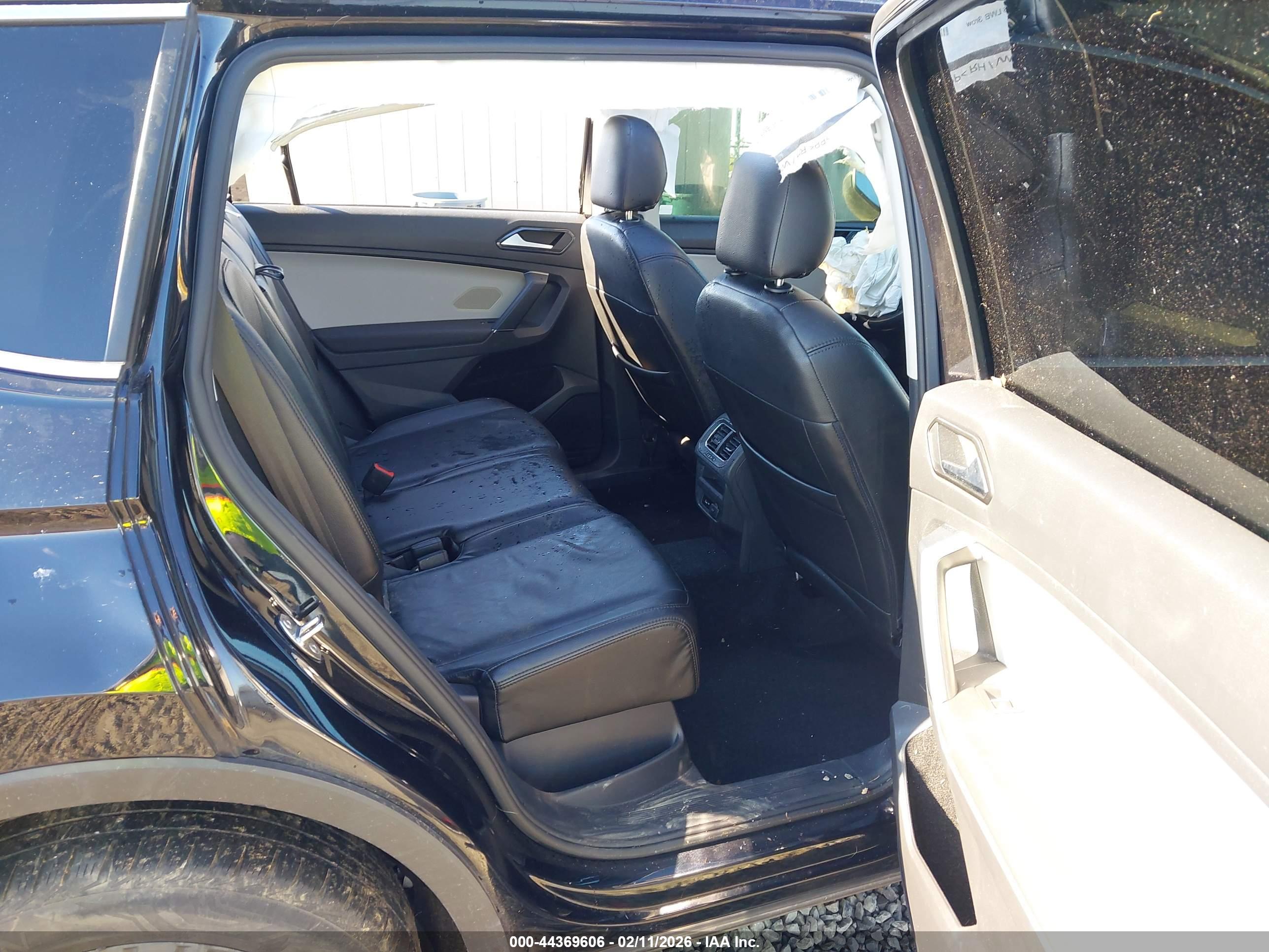 VOLKSWAGEN TIGUAN image 8