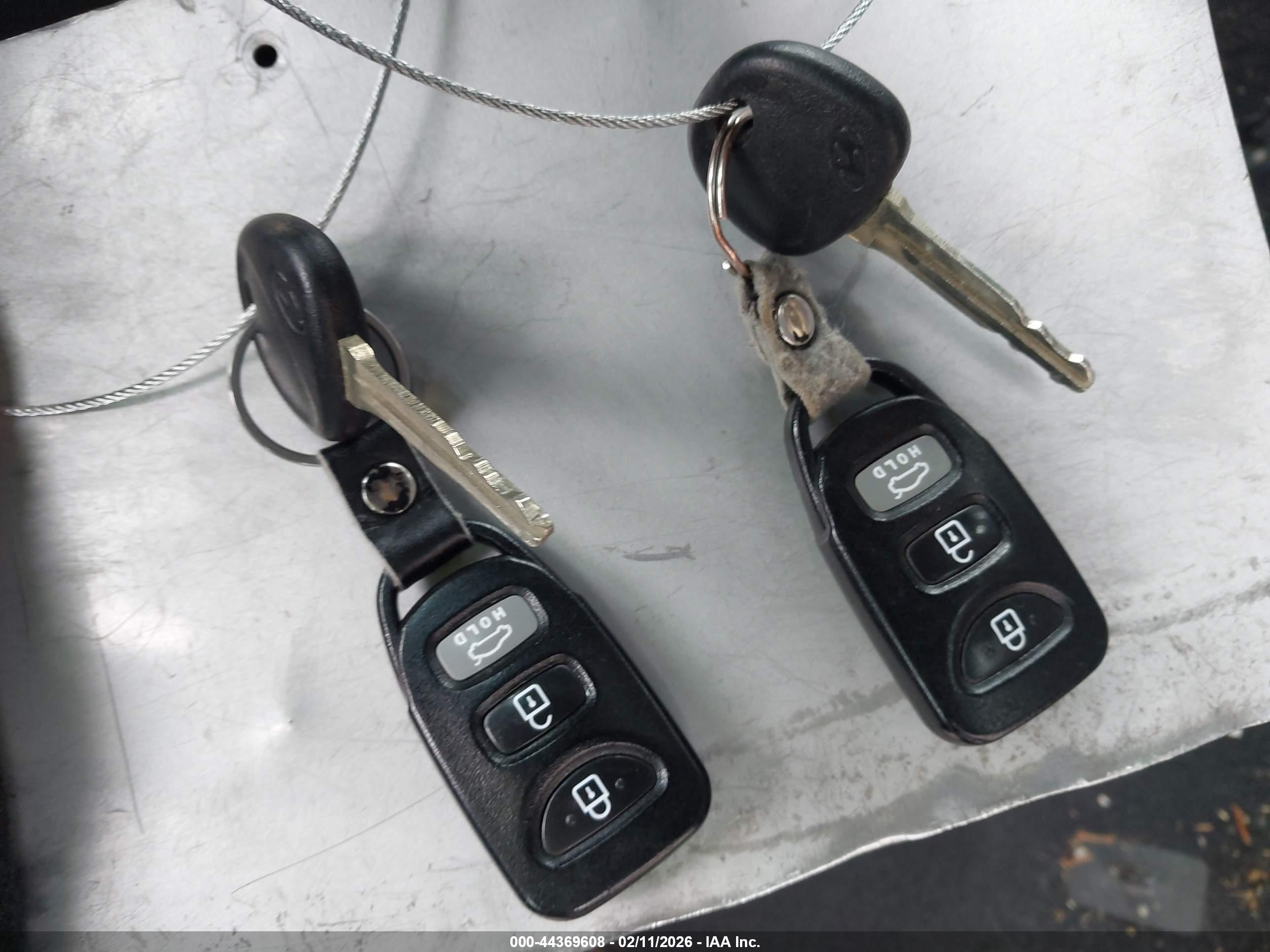 HYUNDAI ELANTRA image 11