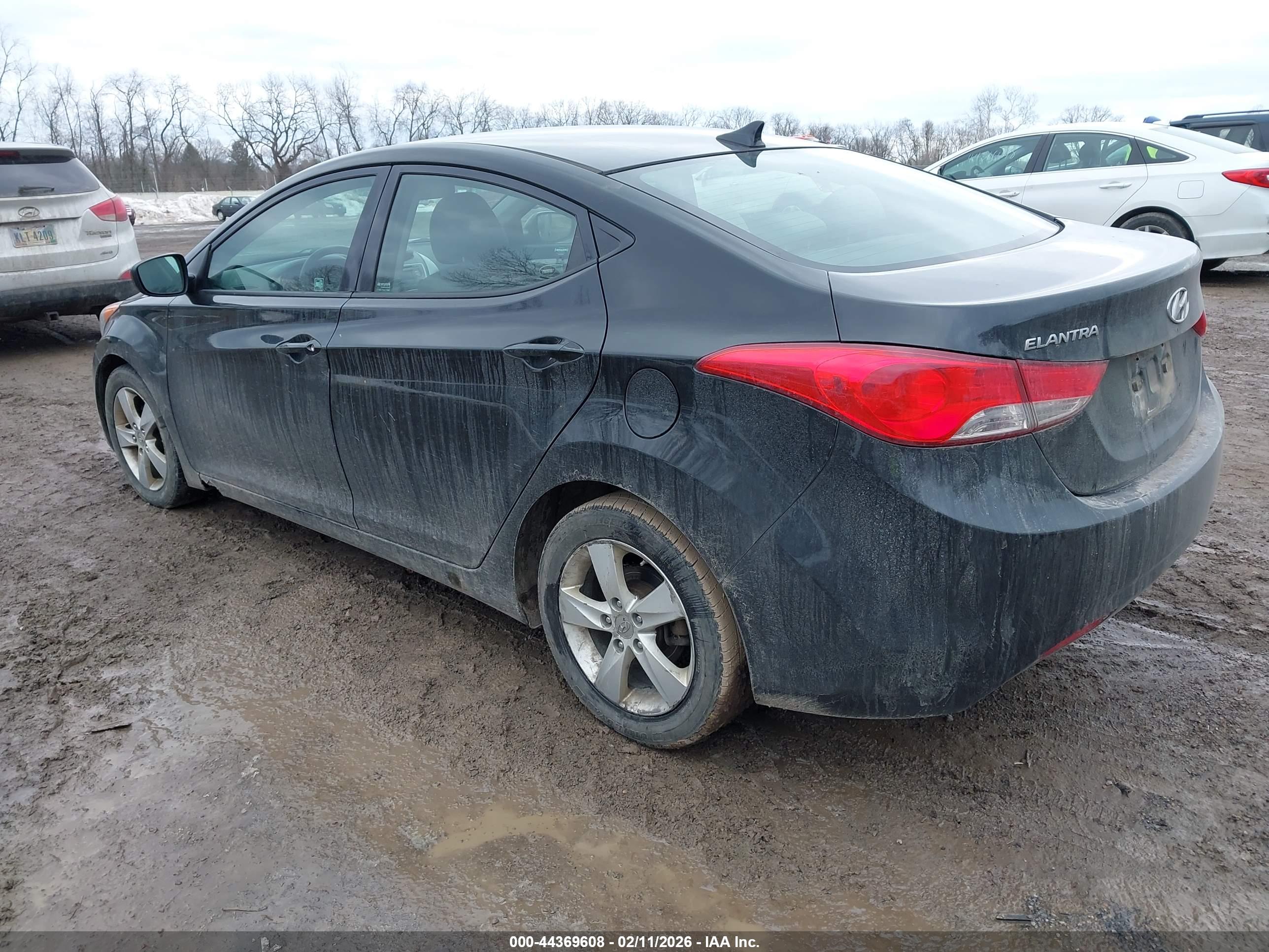 HYUNDAI ELANTRA image 3