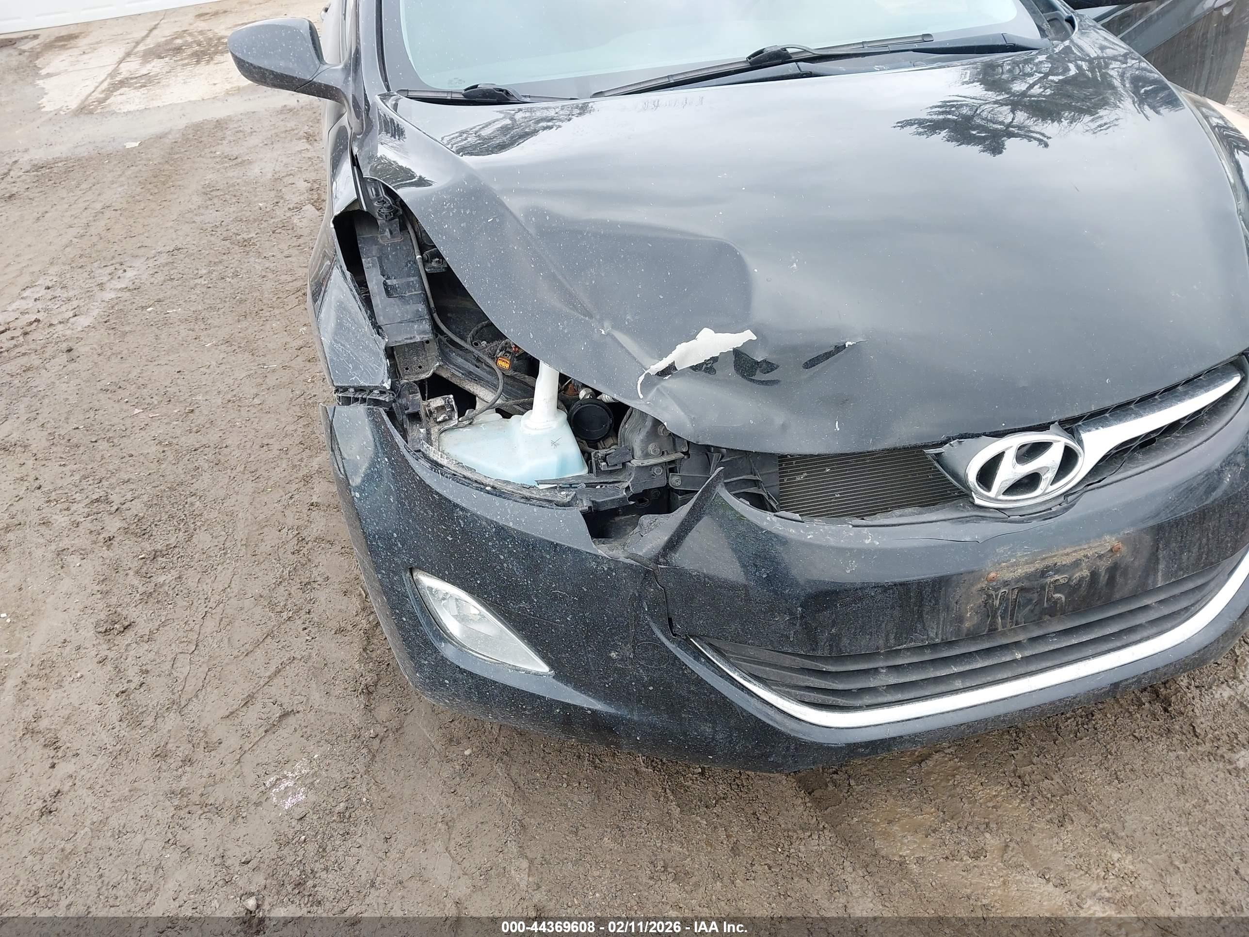 HYUNDAI ELANTRA image 6