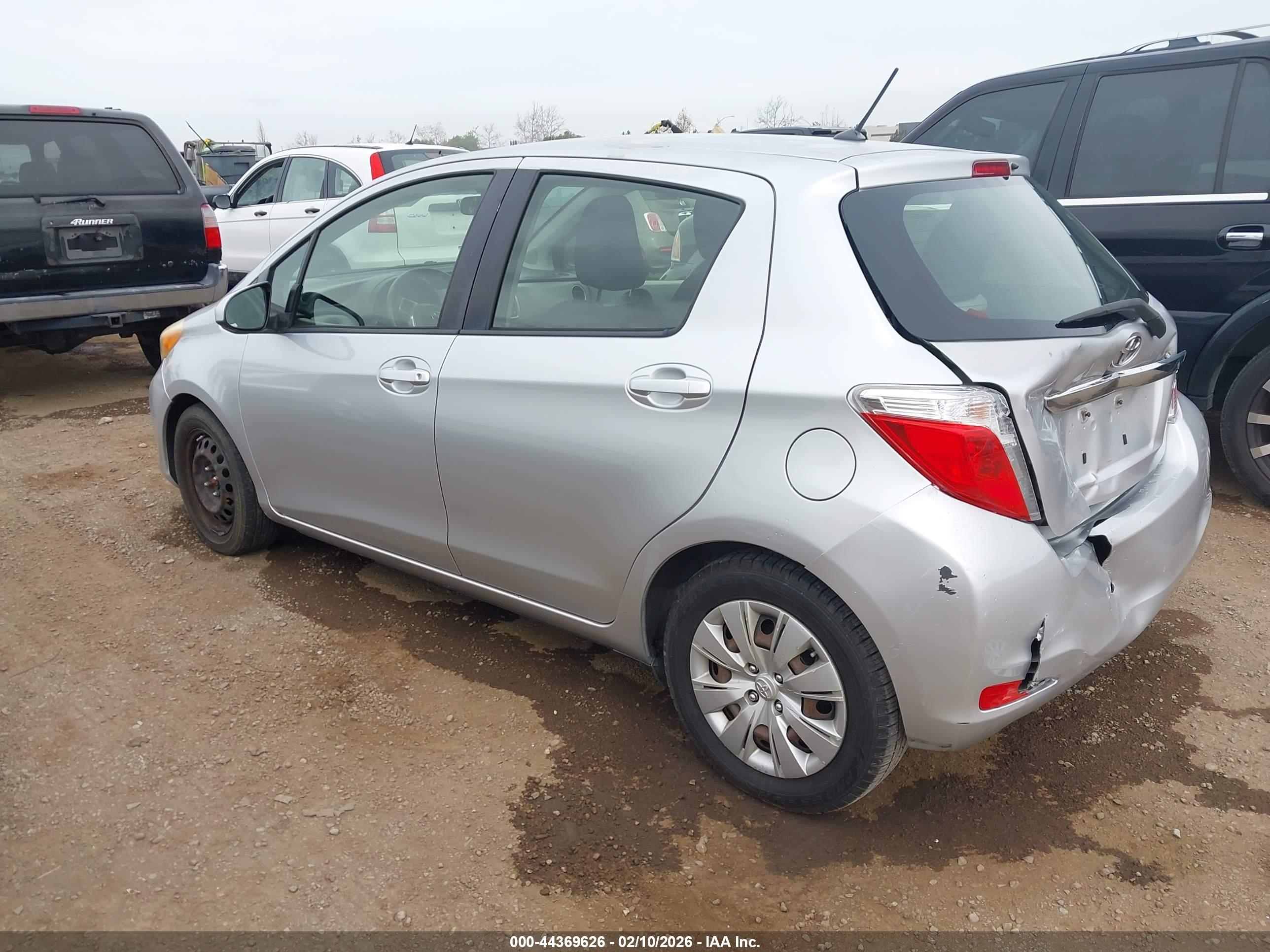 TOYOTA YARIS image 3