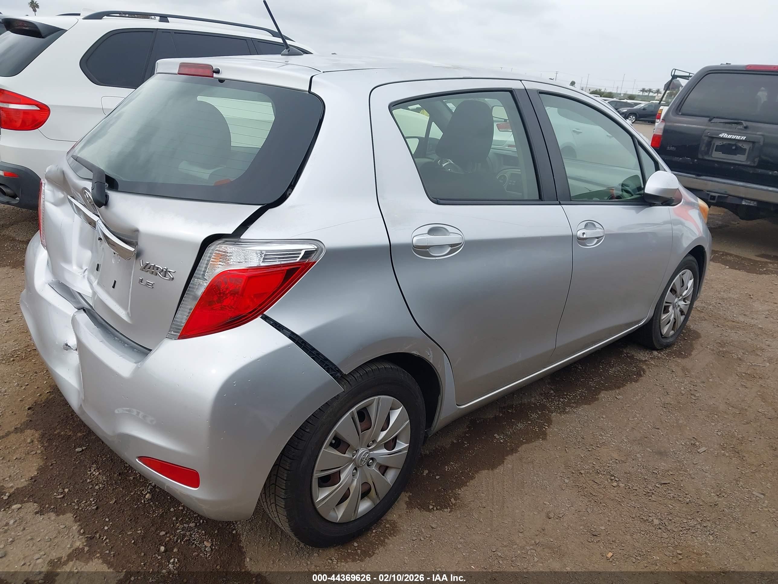 TOYOTA YARIS image 4