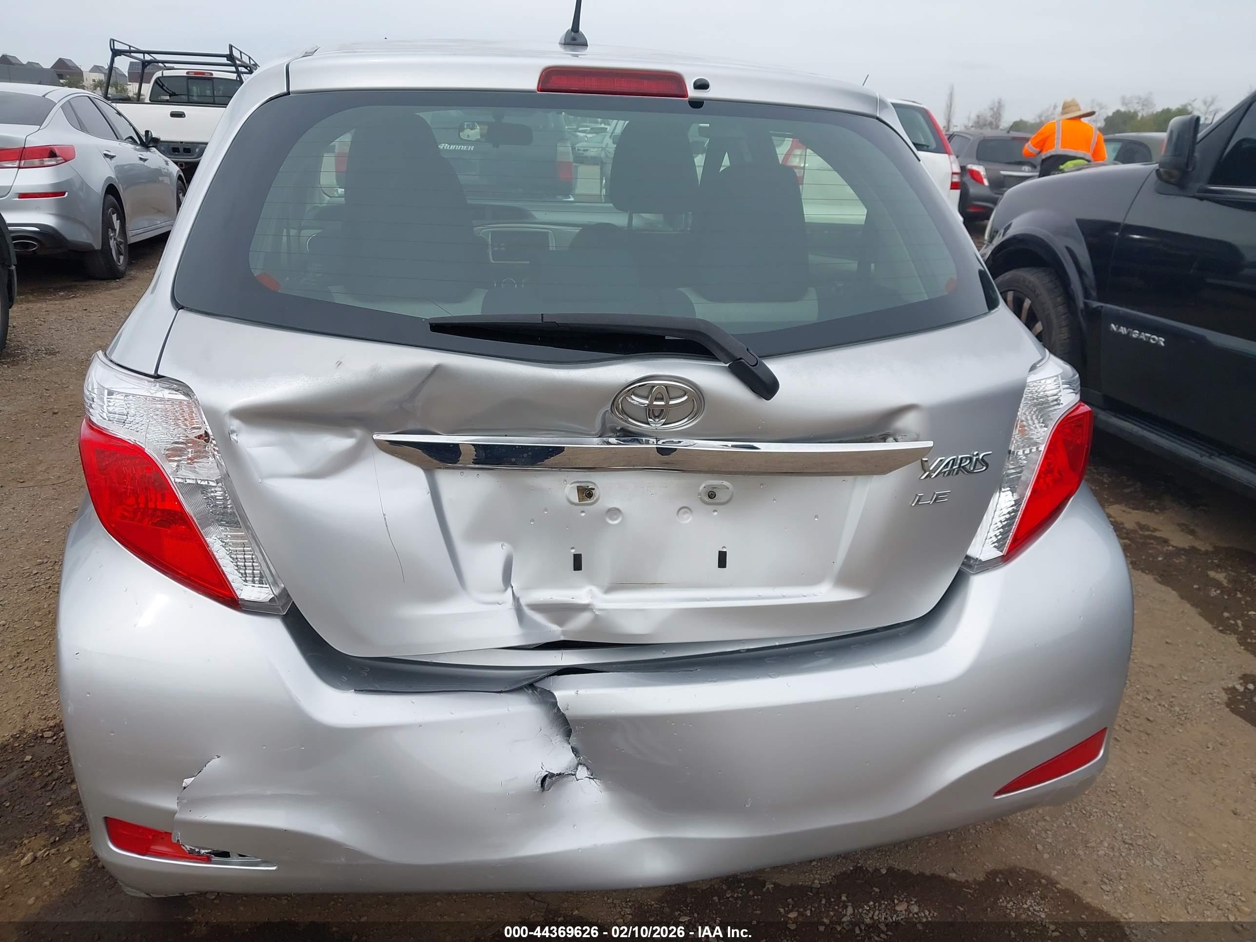 TOYOTA YARIS image 6