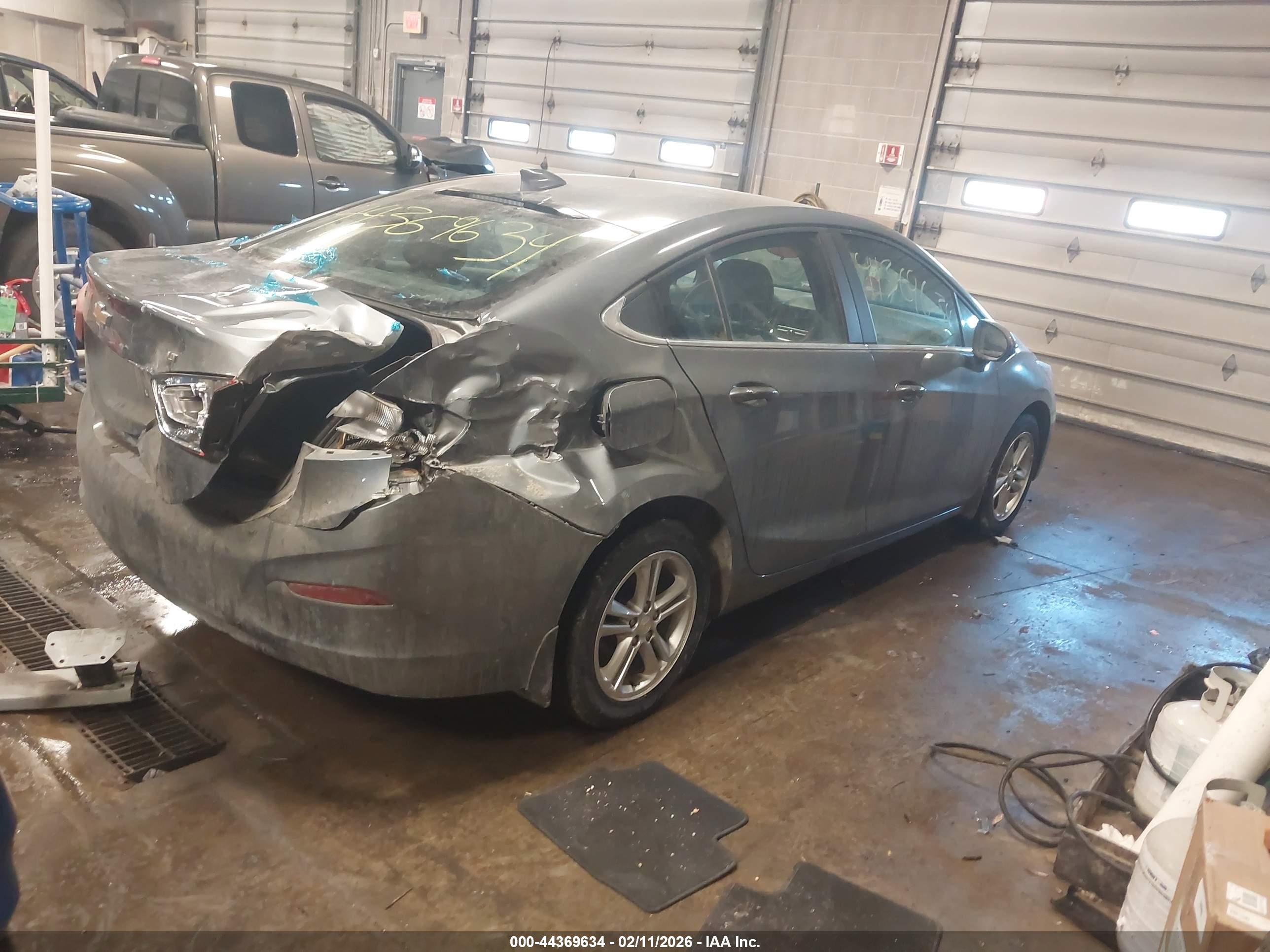 CHEVROLET CRUZE image 4