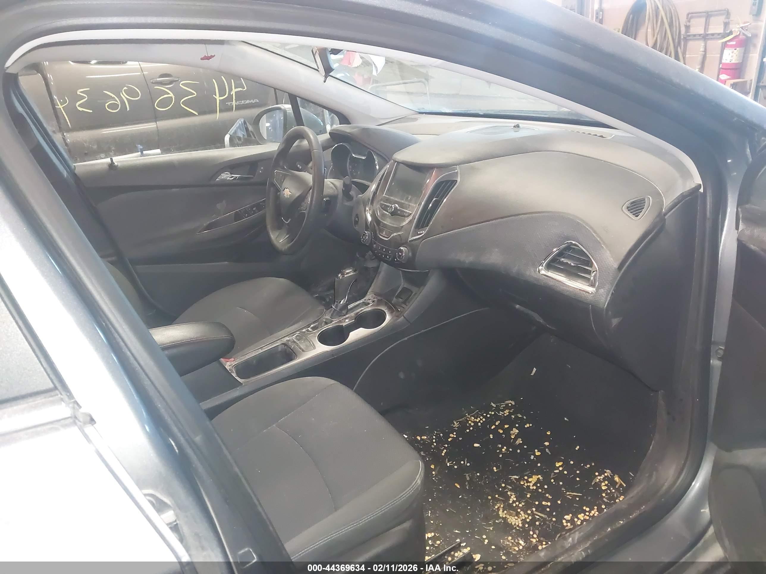 CHEVROLET CRUZE image 5