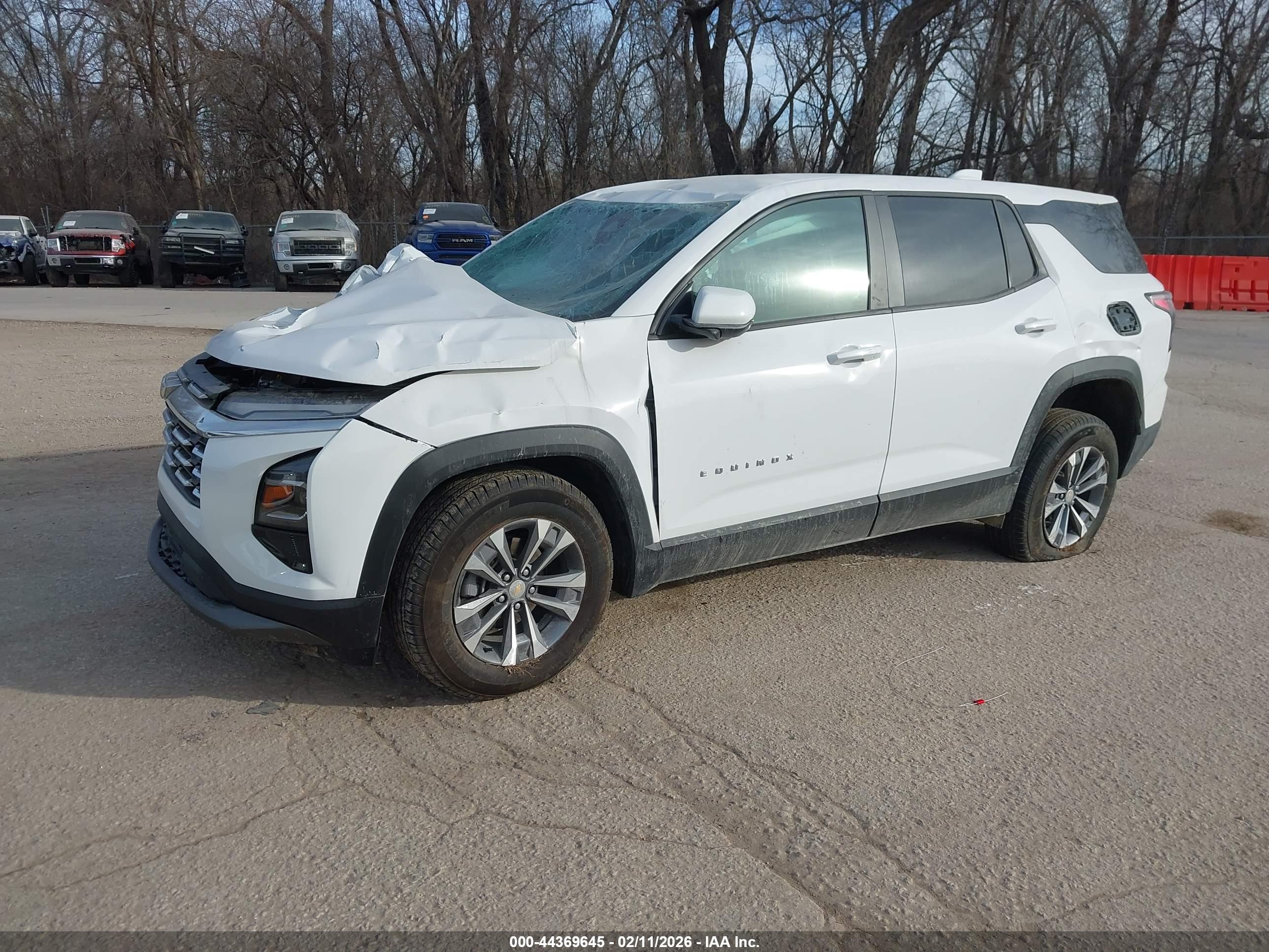 CHEVROLET EQUINOX image 2