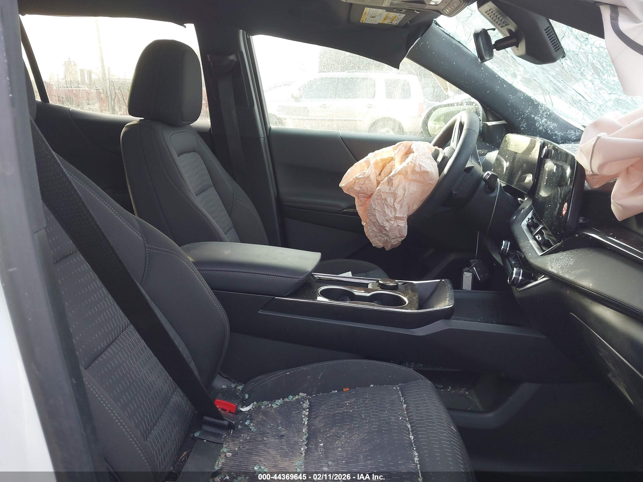 CHEVROLET EQUINOX image 5