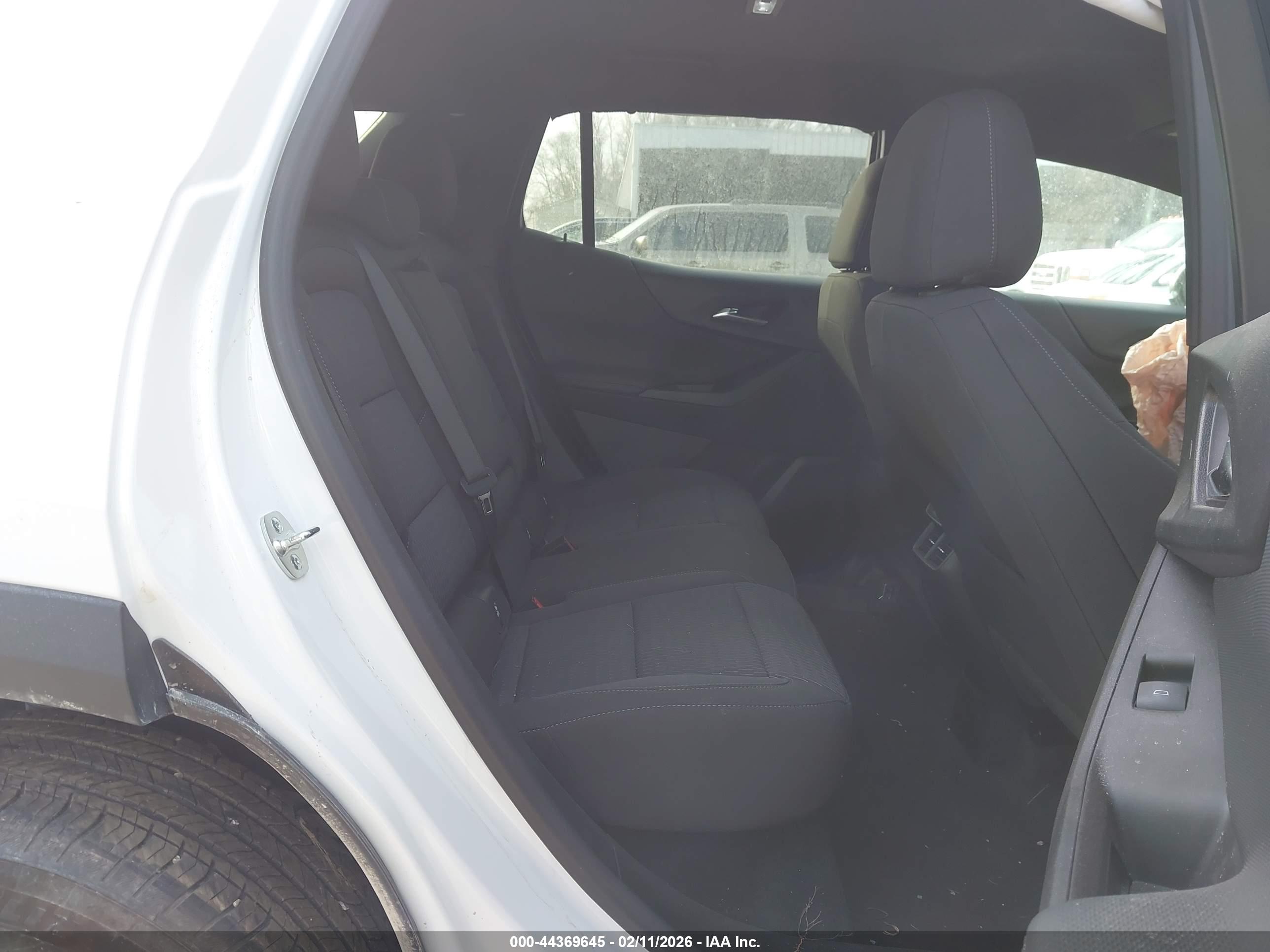 CHEVROLET EQUINOX image 8