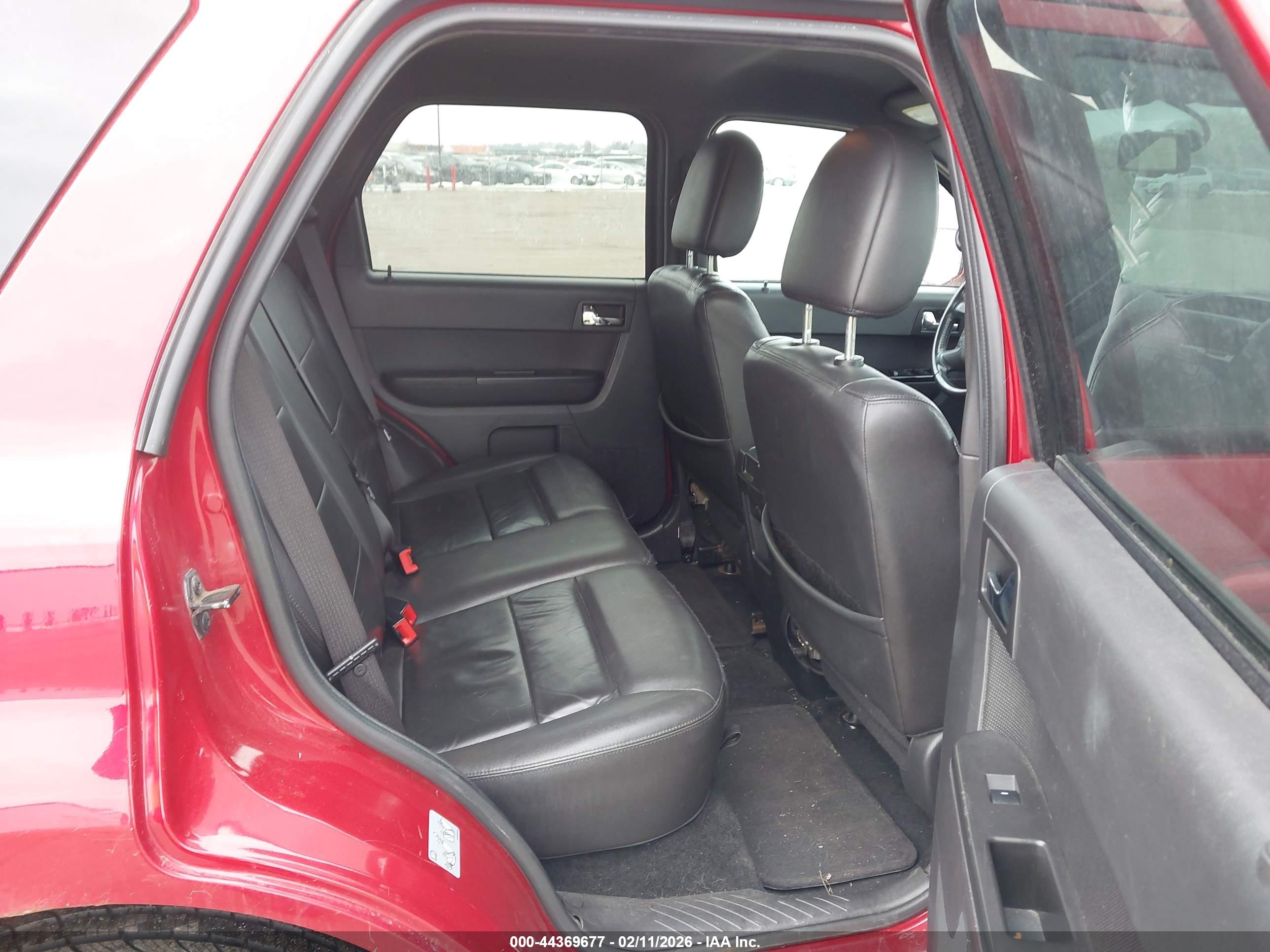 FORD ESCAPE image 8