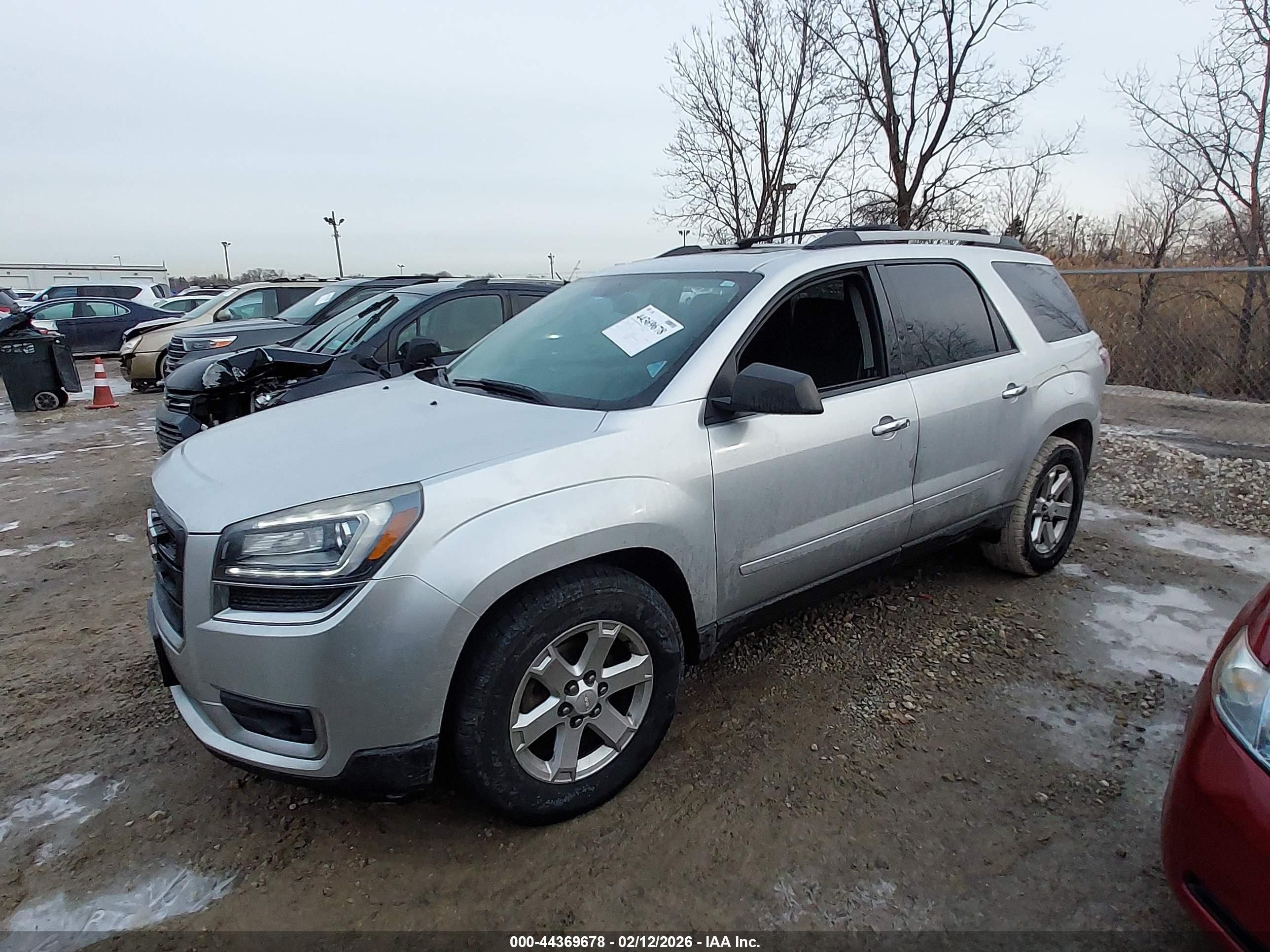 GMC ACADIA image 2