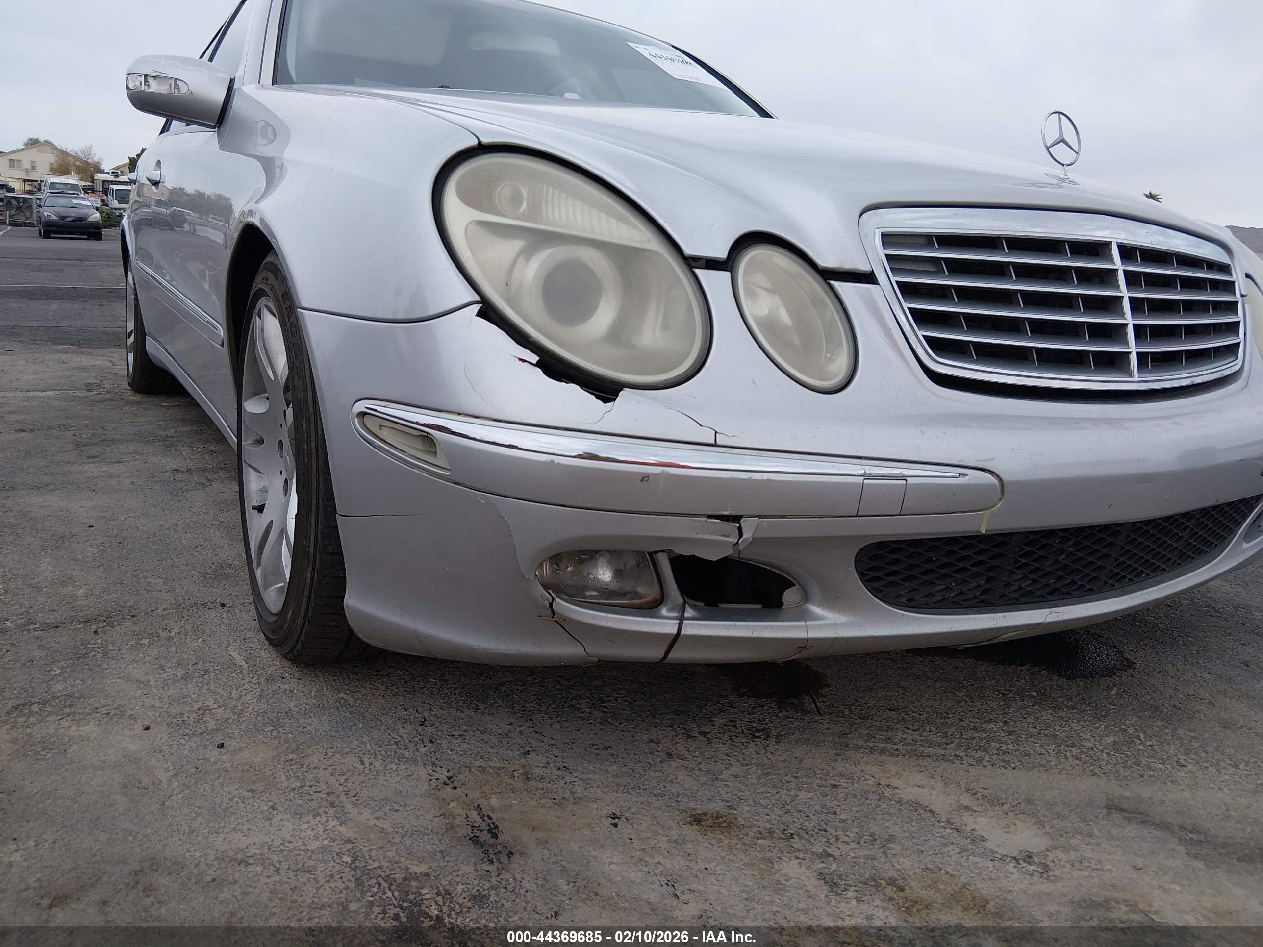 MERCEDES-BENZ E image 6
