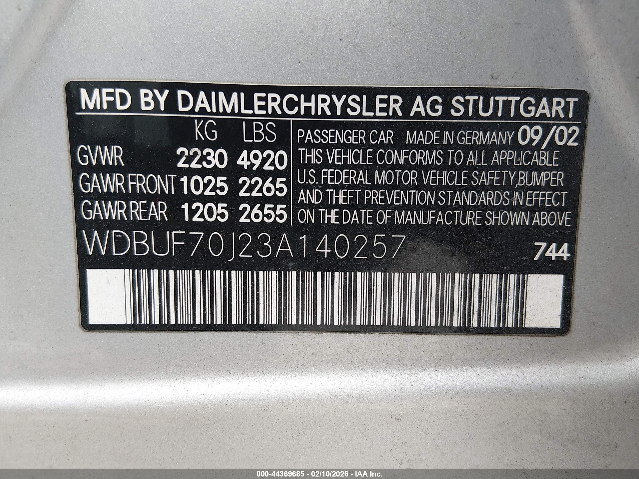 MERCEDES-BENZ E image 9