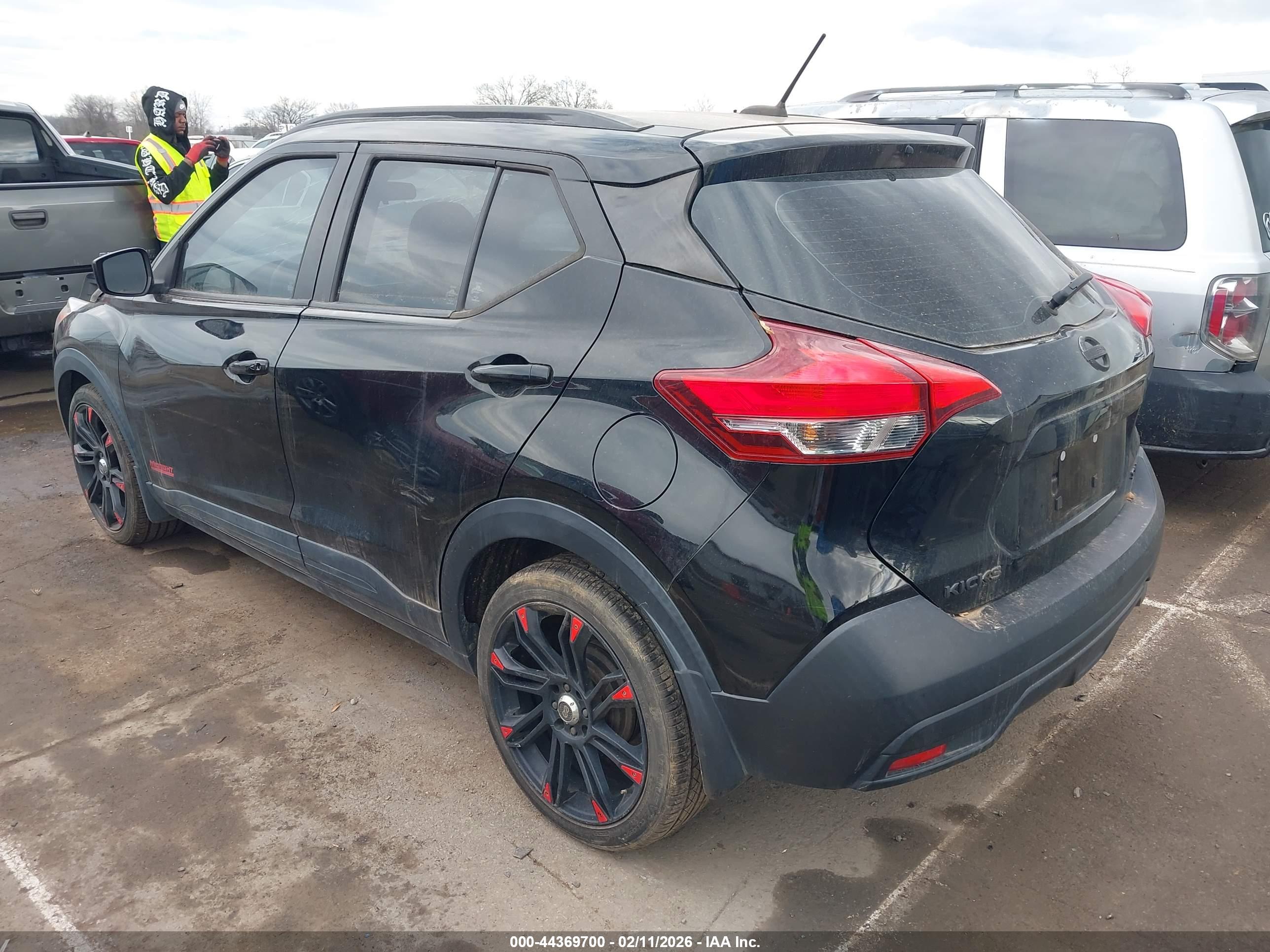 NISSAN KICKS image 3