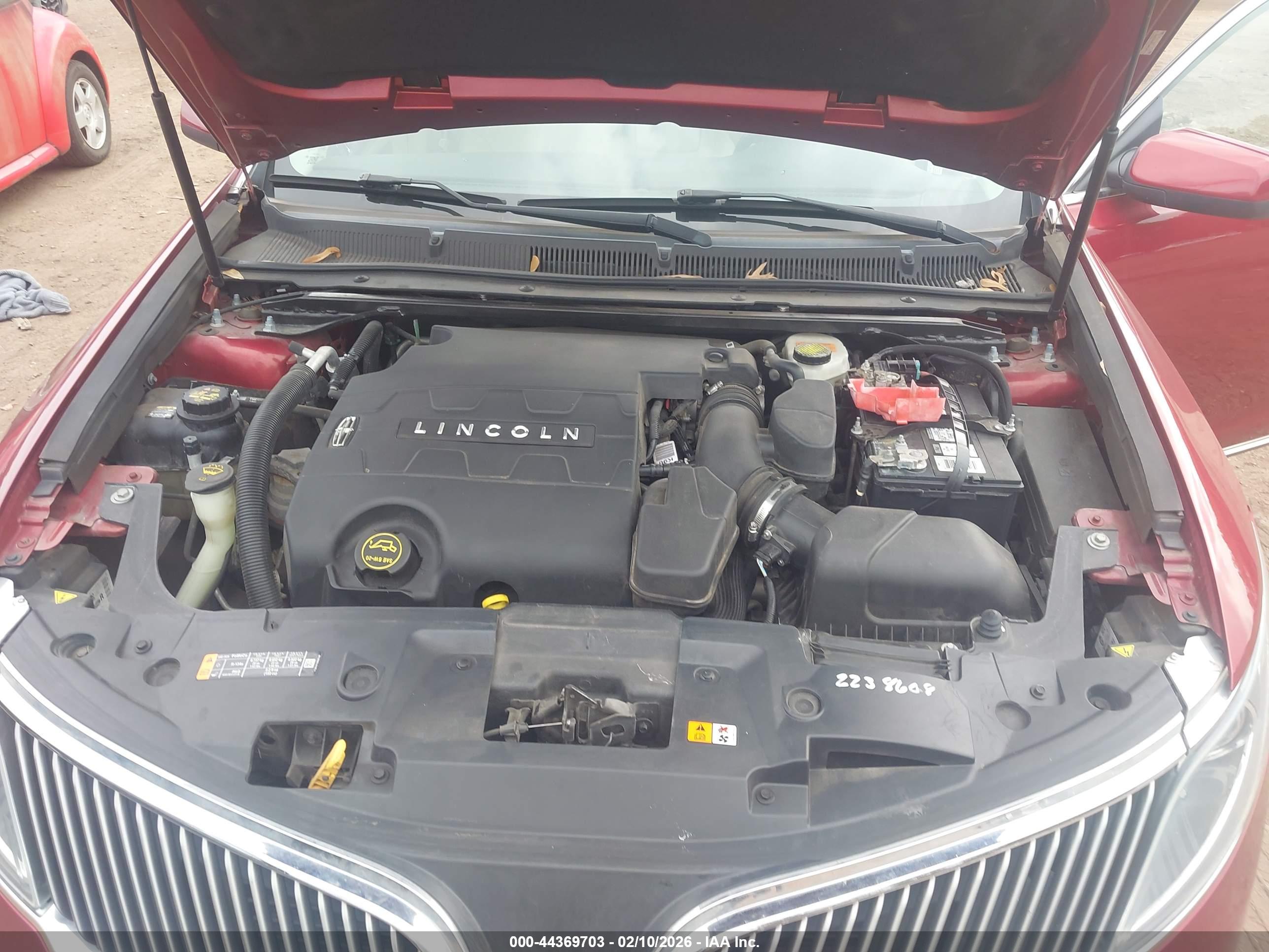 LINCOLN MKS image 10