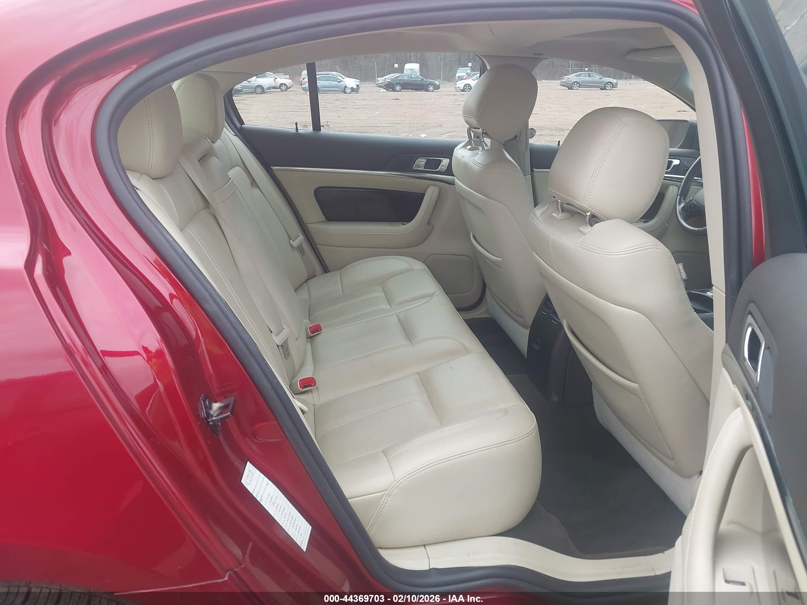 LINCOLN MKS image 8