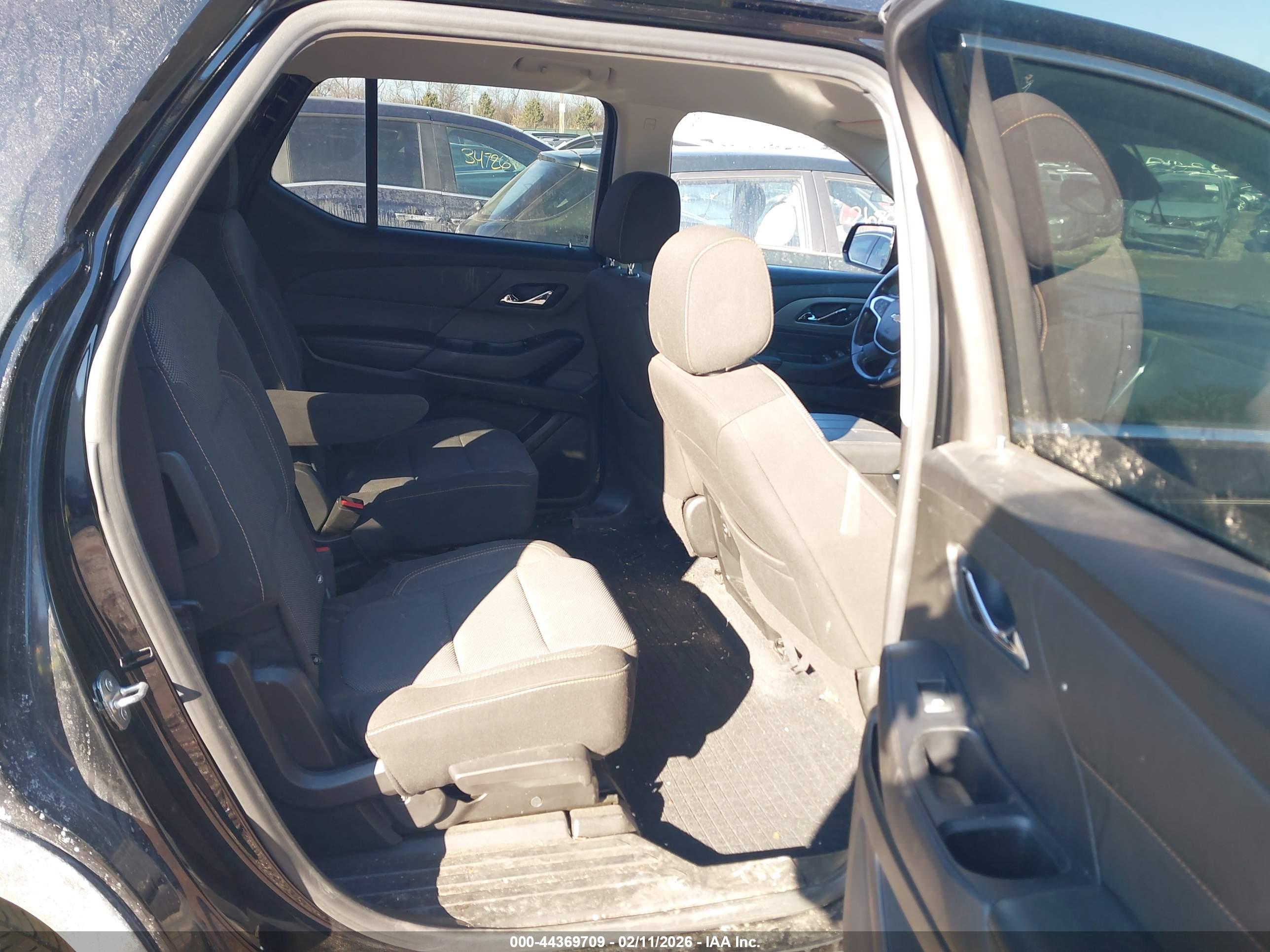 CHEVROLET TRAVERSE image 8