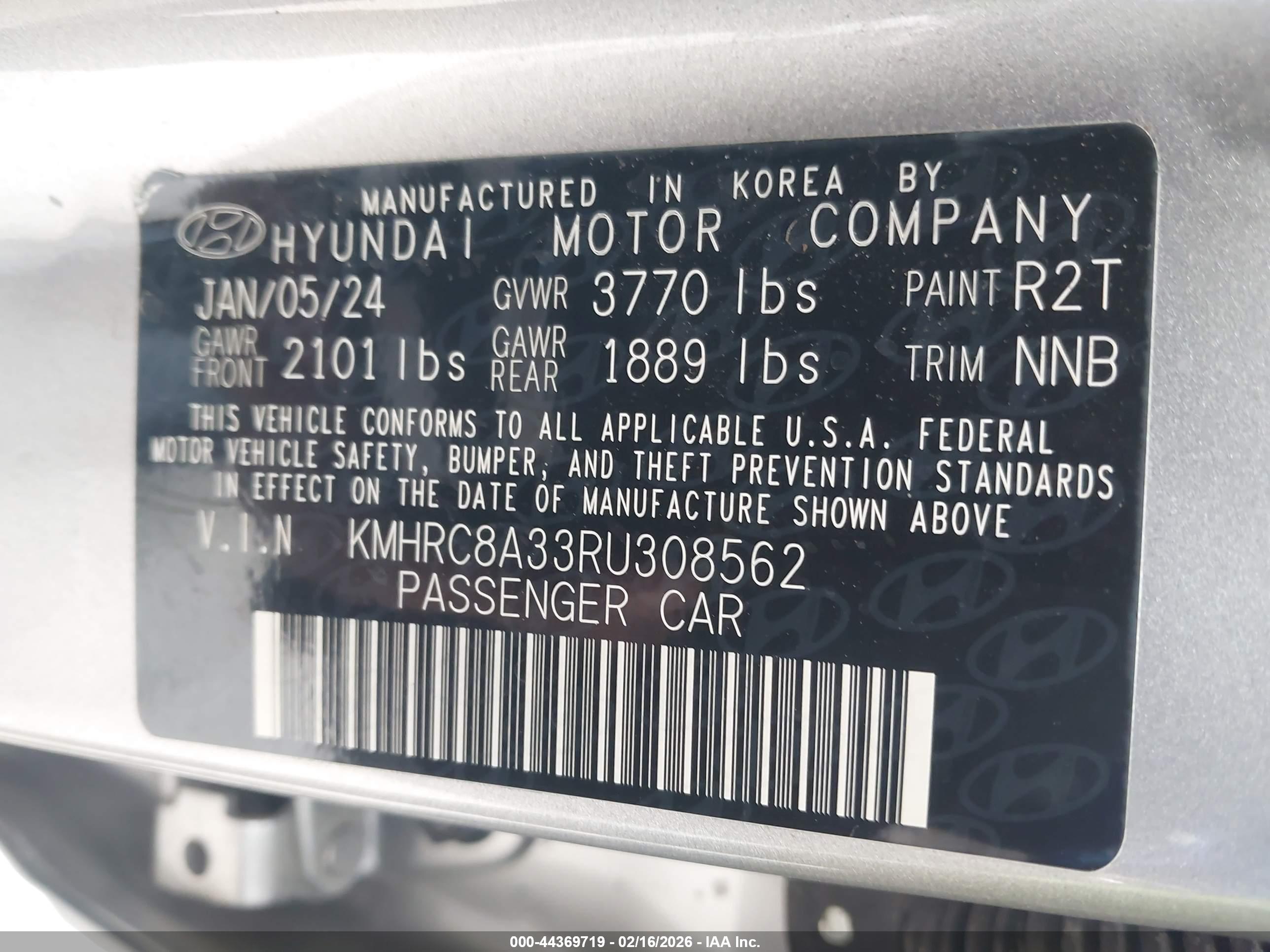 HYUNDAI VENUE image 9