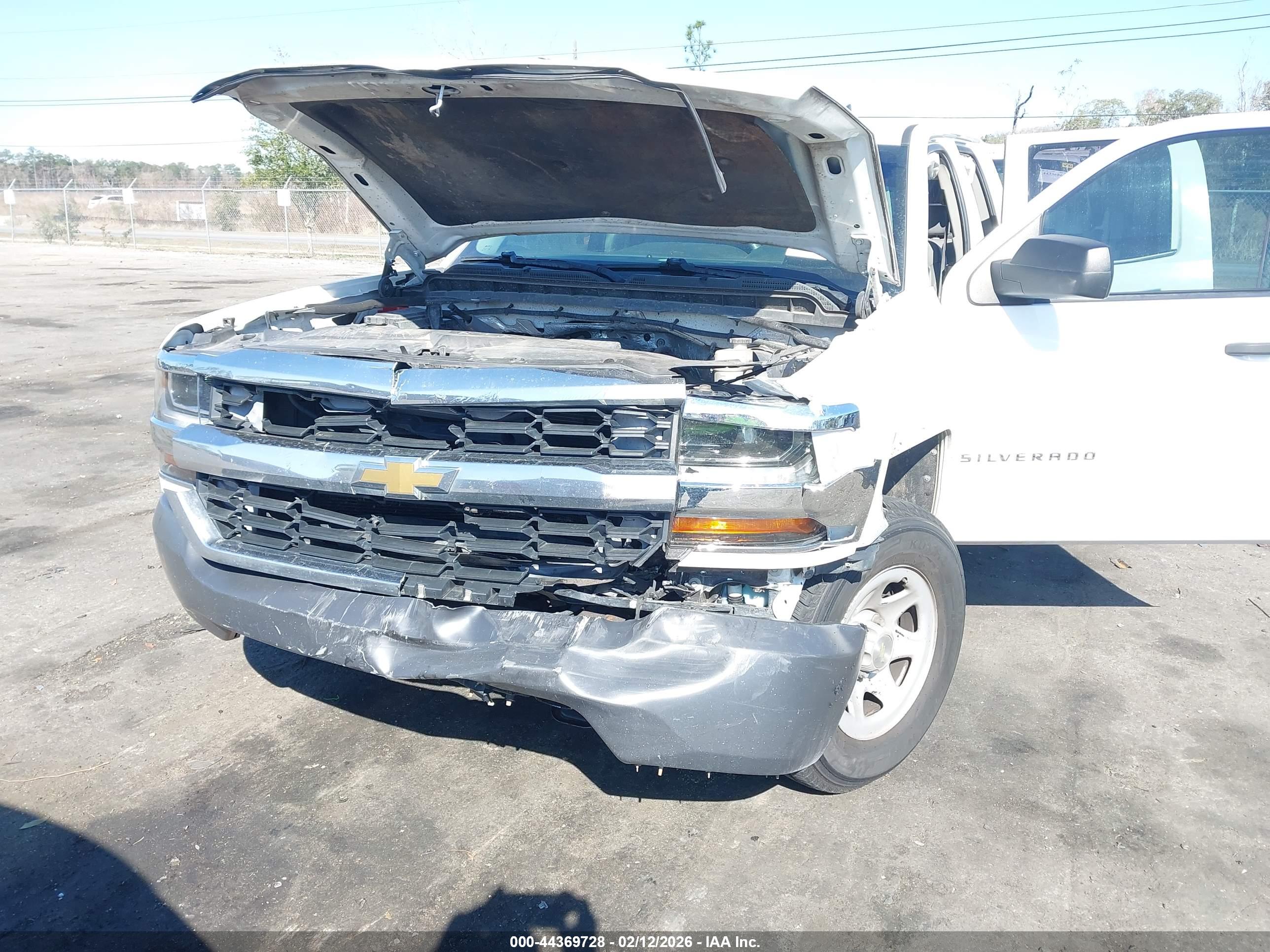 CHEVROLET SILVERADO image 6