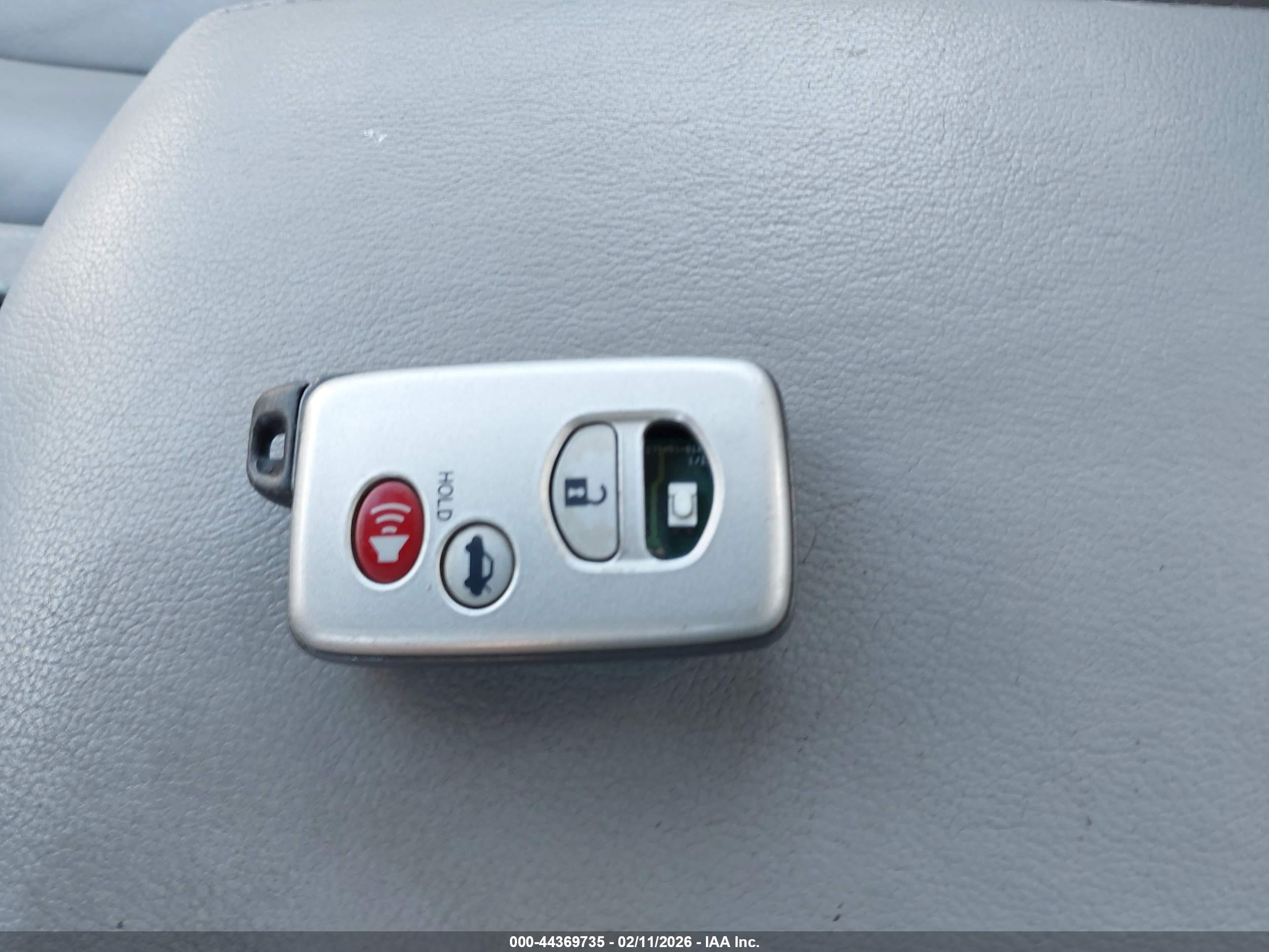 TOYOTA CAMRY image 11