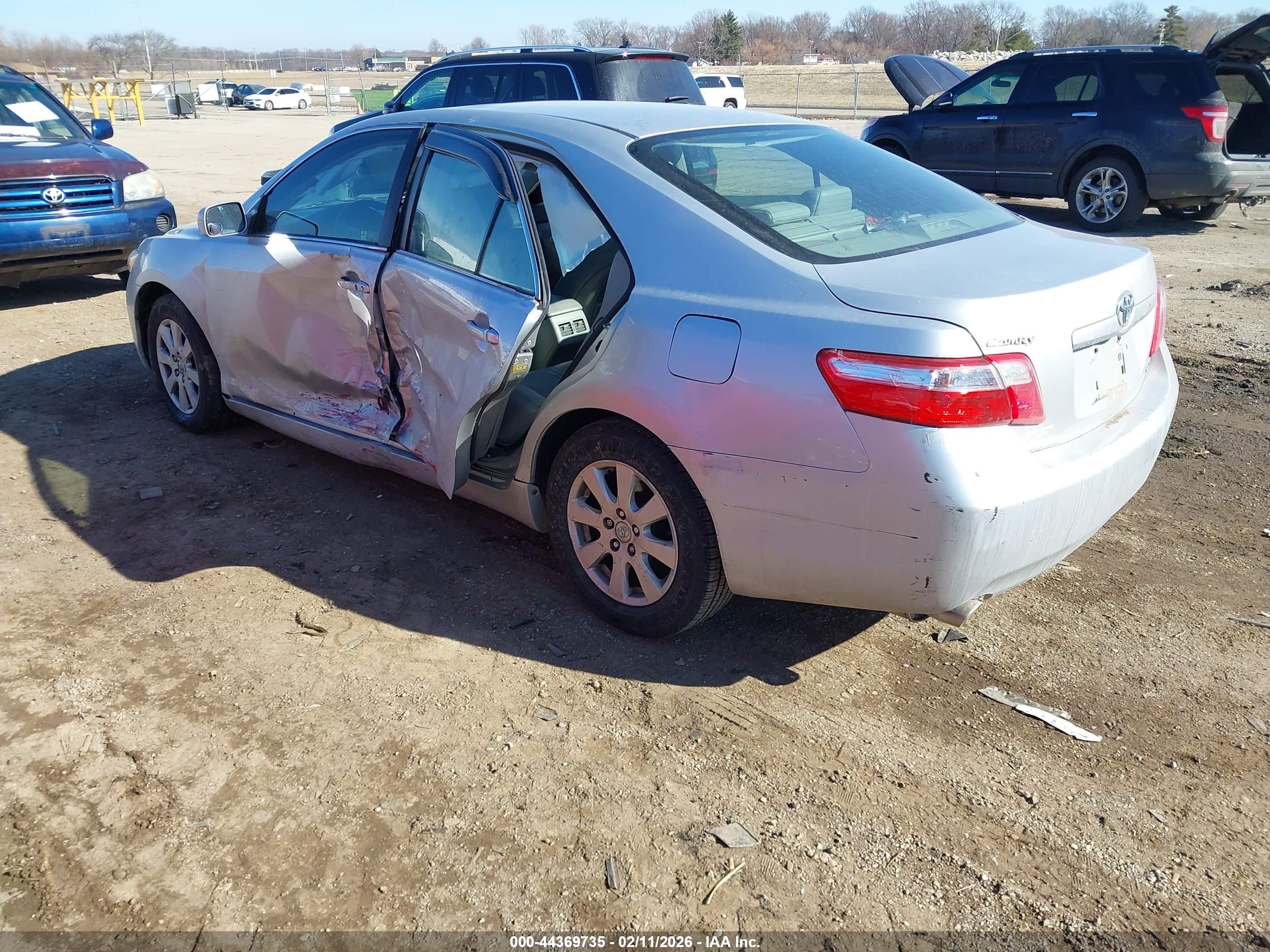 TOYOTA CAMRY image 3