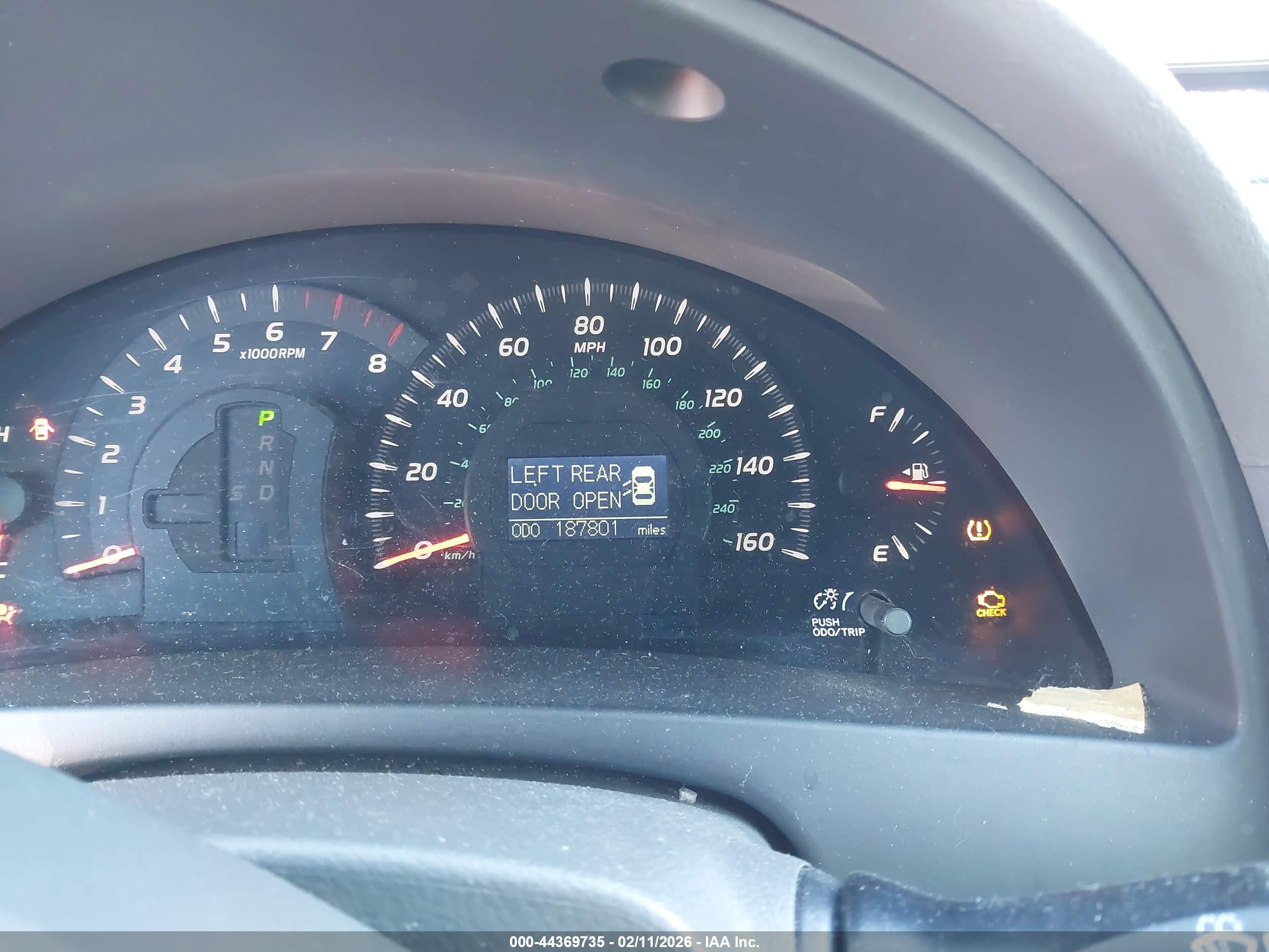 TOYOTA CAMRY image 7