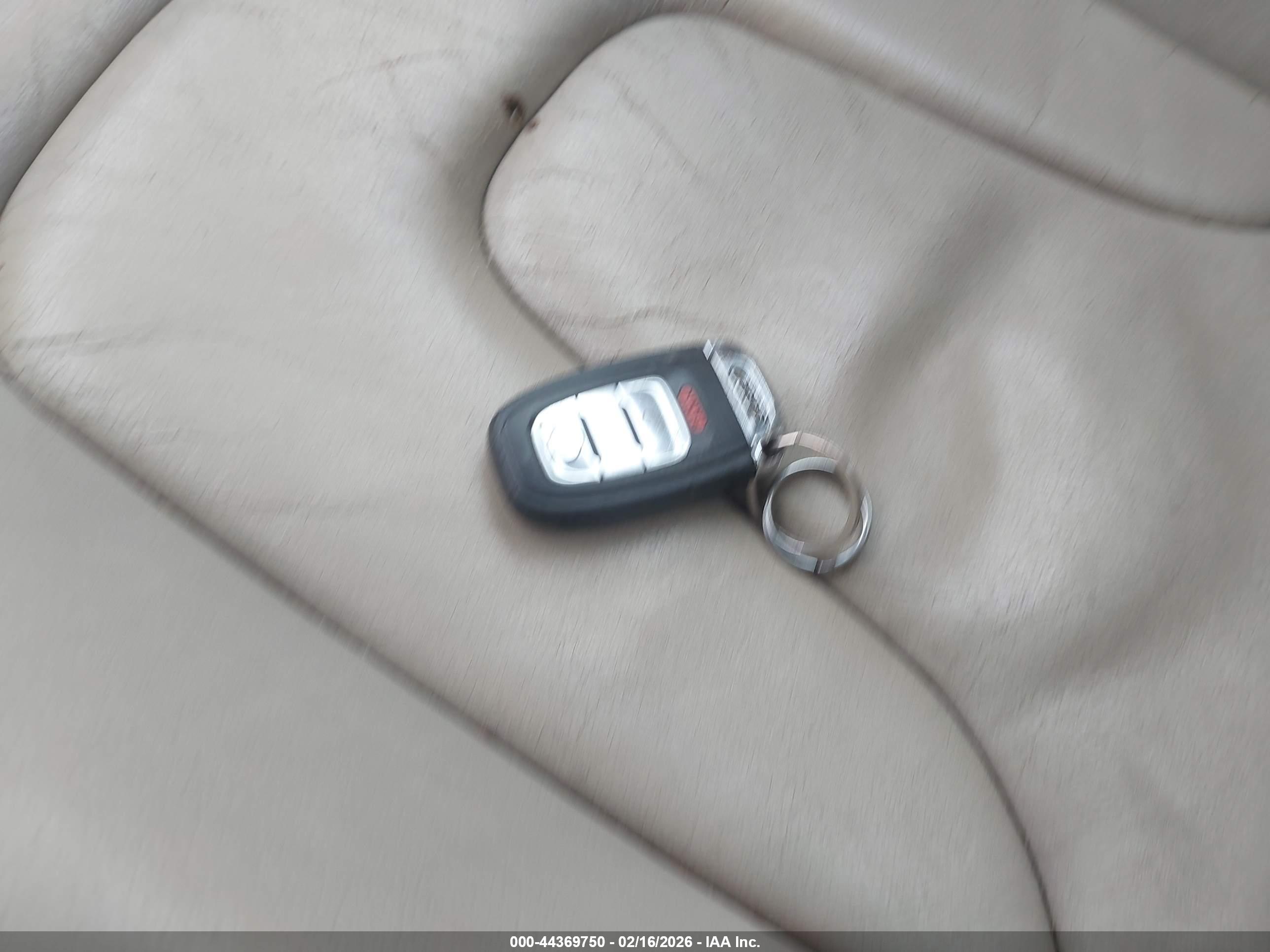 AUDI A4 image 11