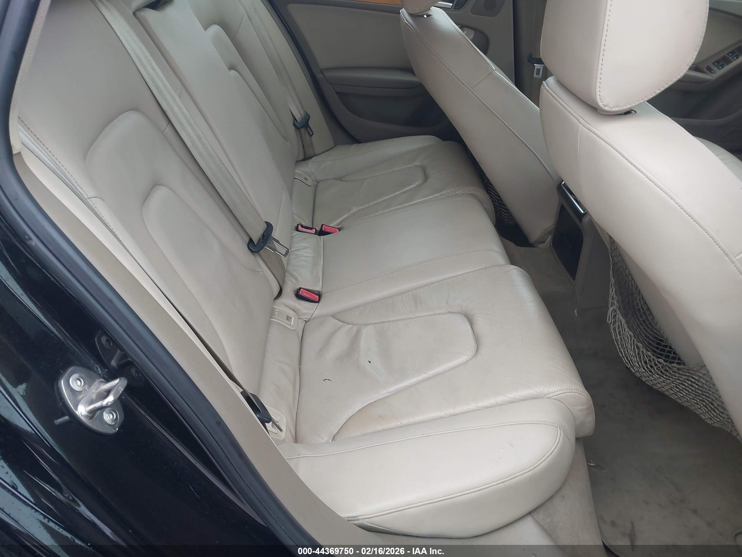AUDI A4 image 8