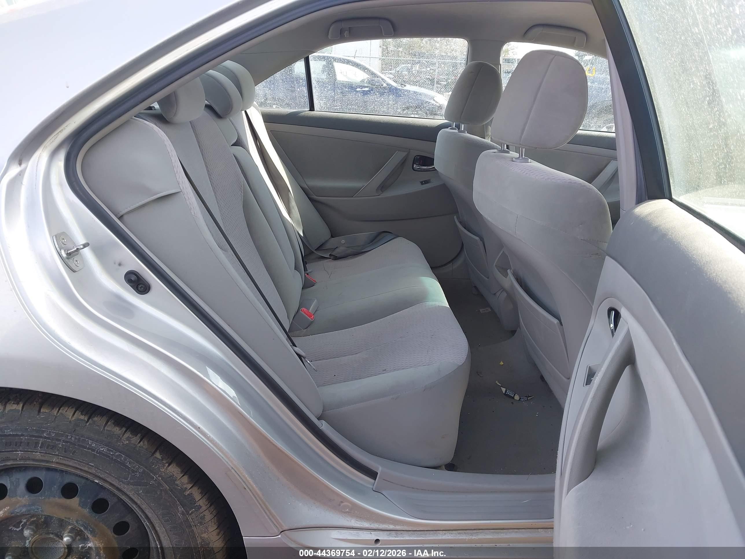 TOYOTA CAMRY image 8