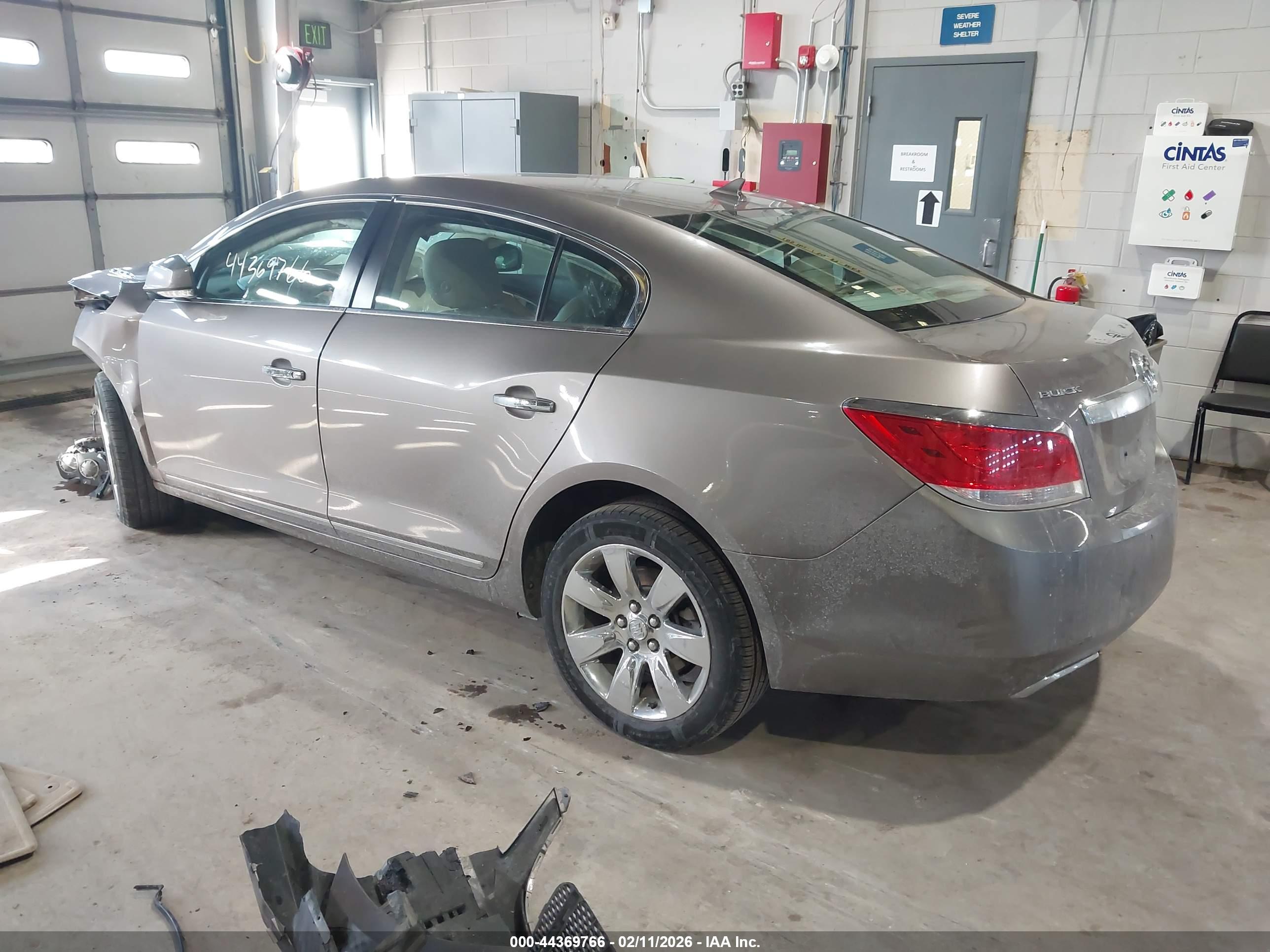 BUICK LACROSSE image 3