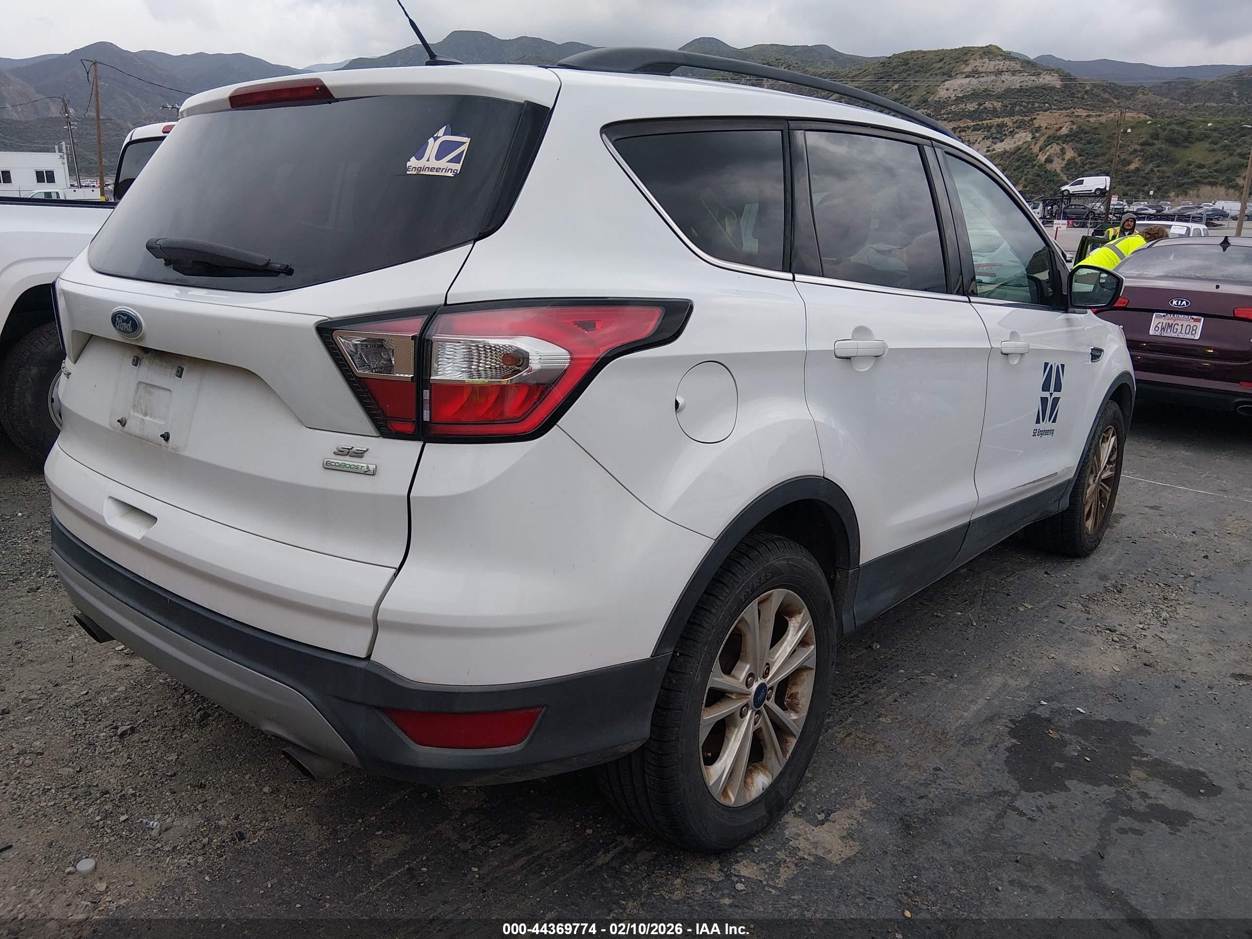 FORD ESCAPE image 4