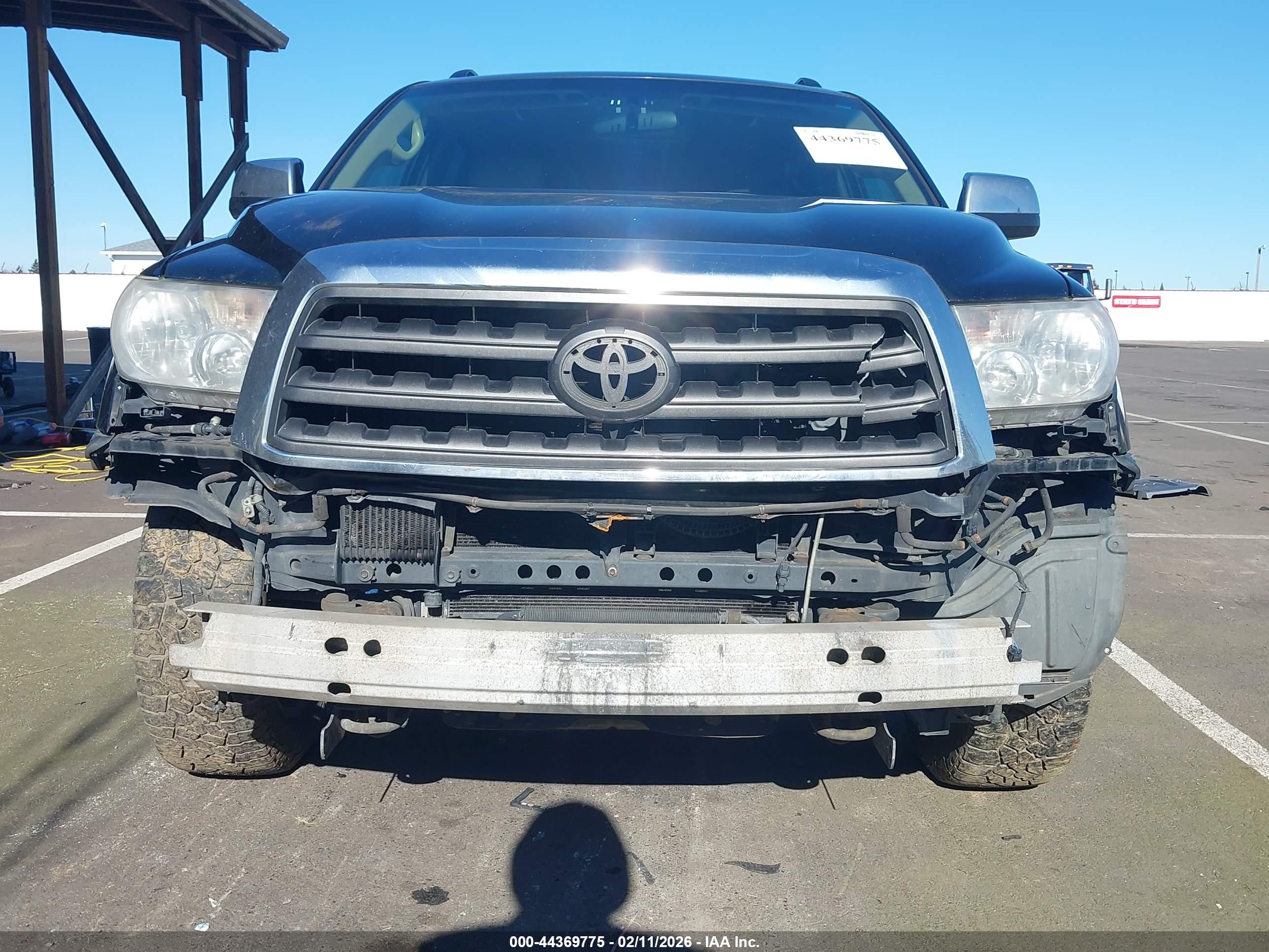 TOYOTA SEQUOIA image 6