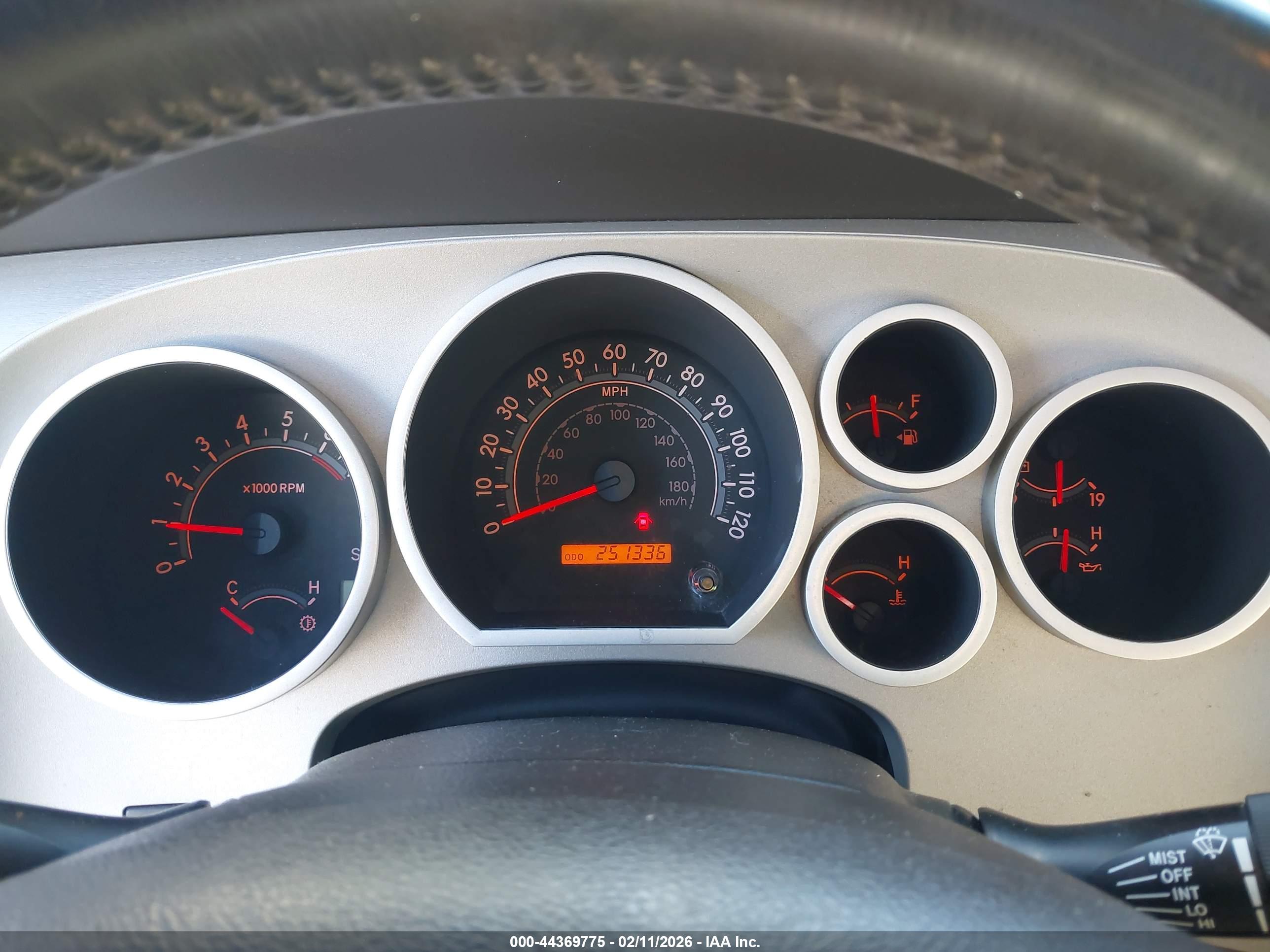 TOYOTA SEQUOIA image 7