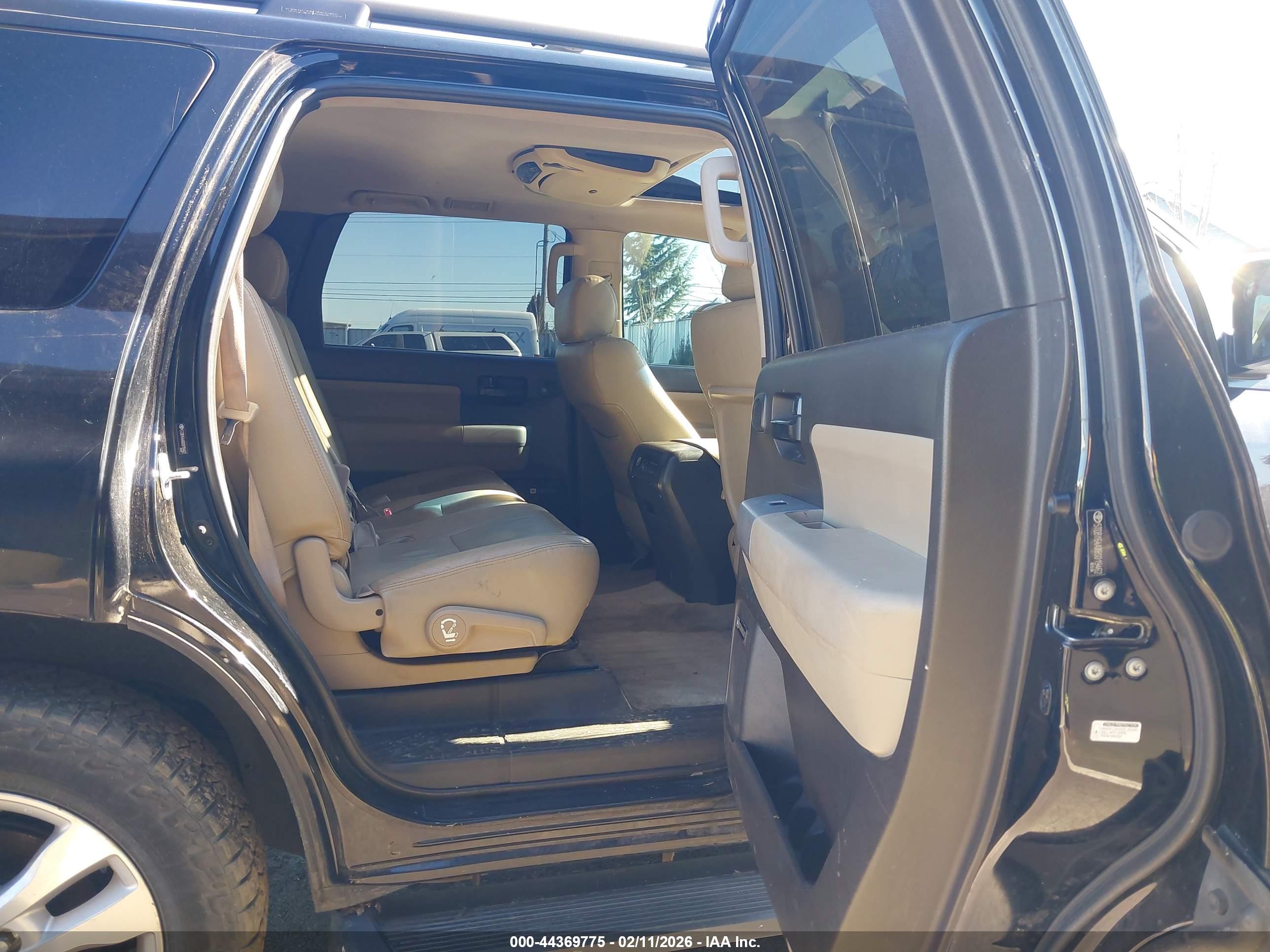TOYOTA SEQUOIA image 8