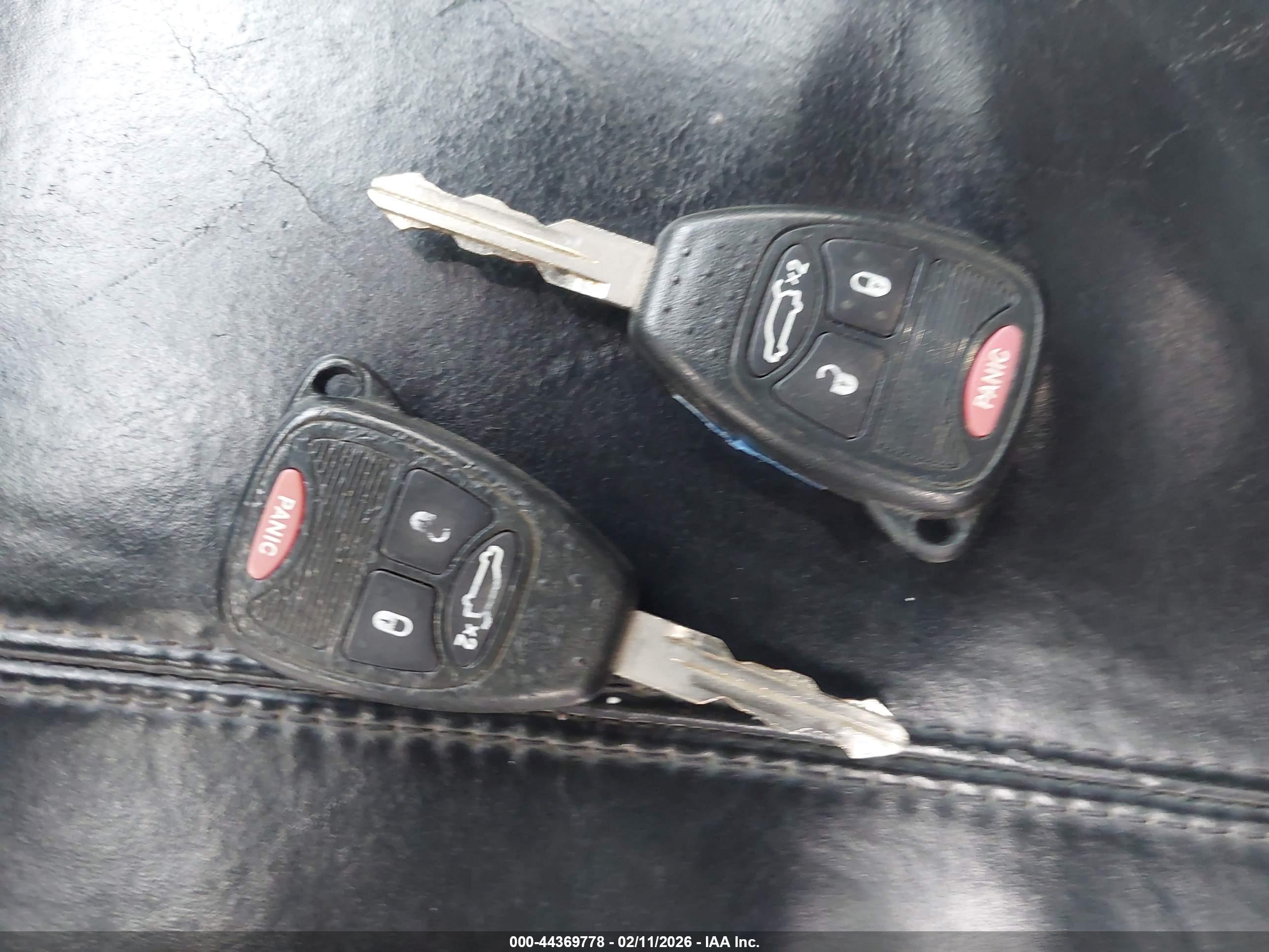 DODGE AVENGER image 11