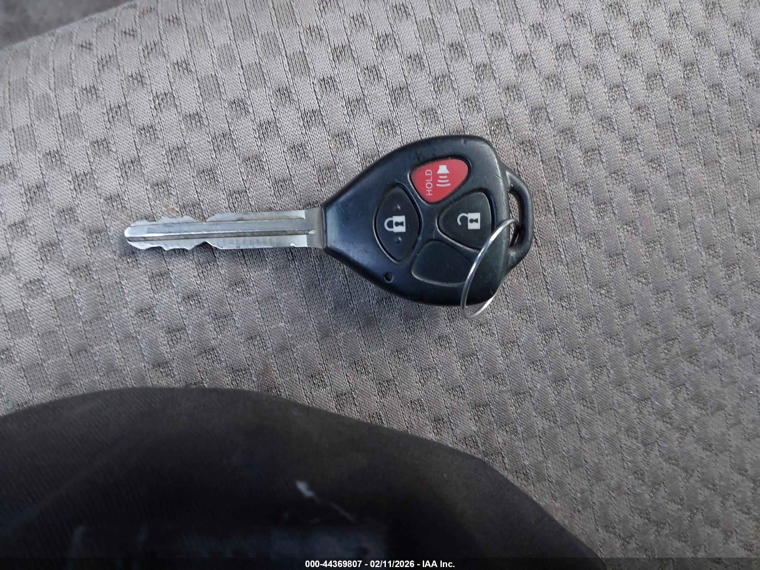 TOYOTA RAV4 image 11
