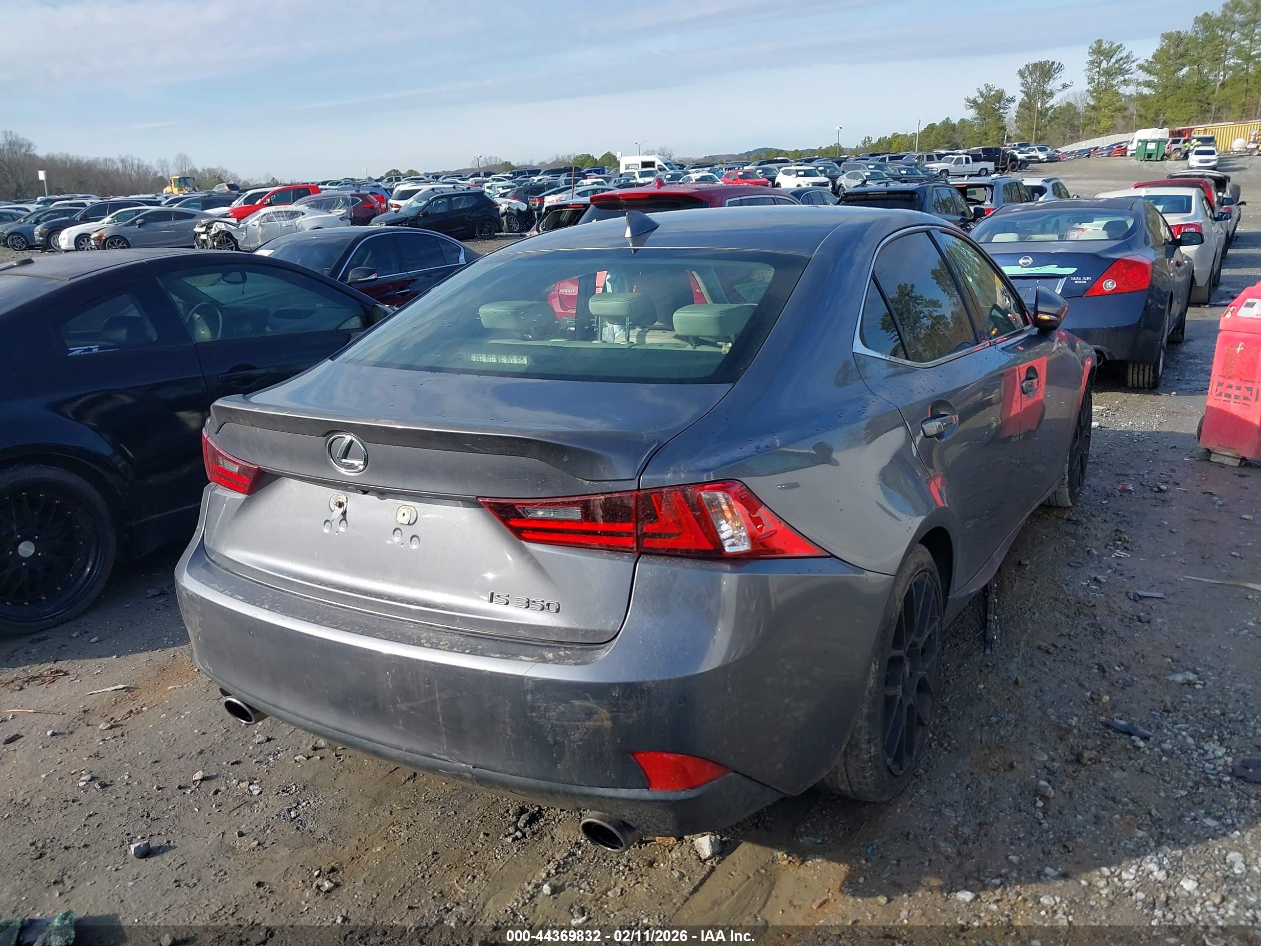 LEXUS IS image 4