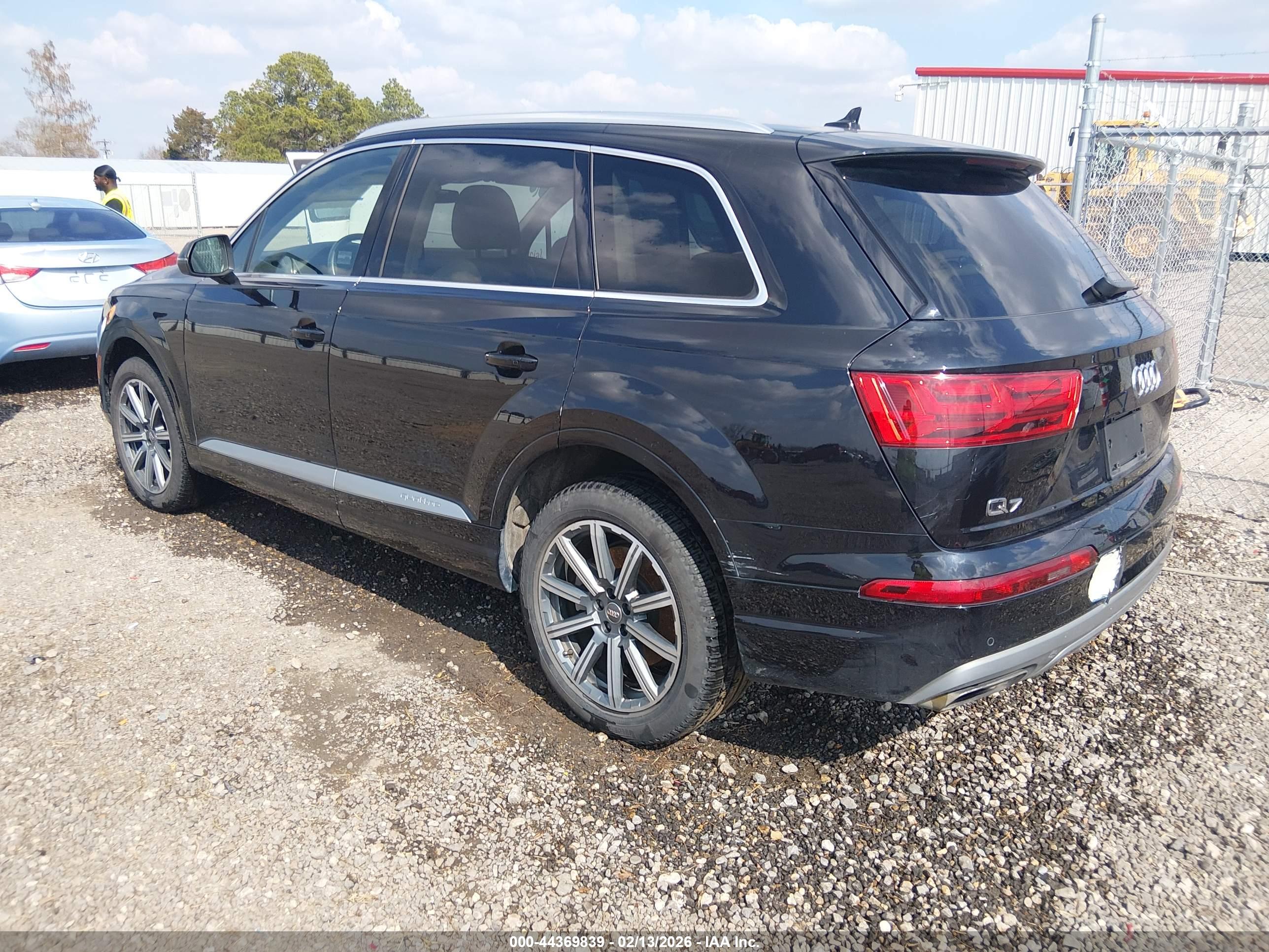 AUDI Q7 image 3