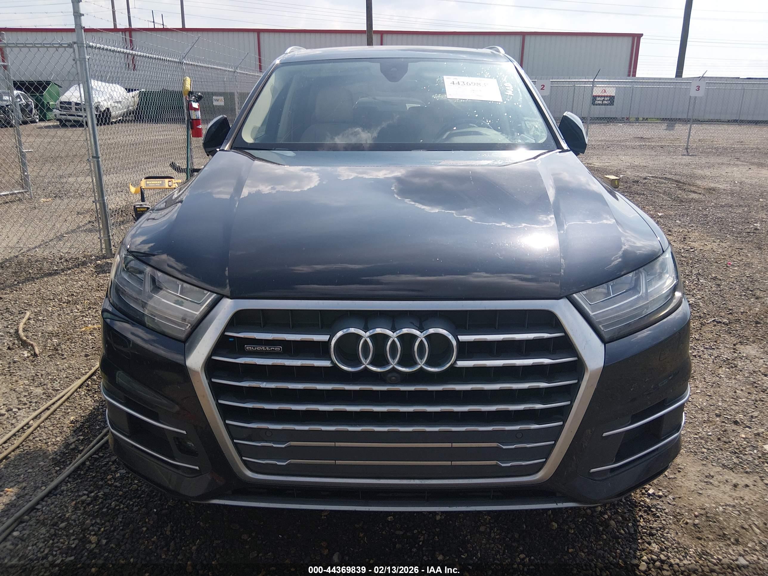 AUDI Q7 image 6