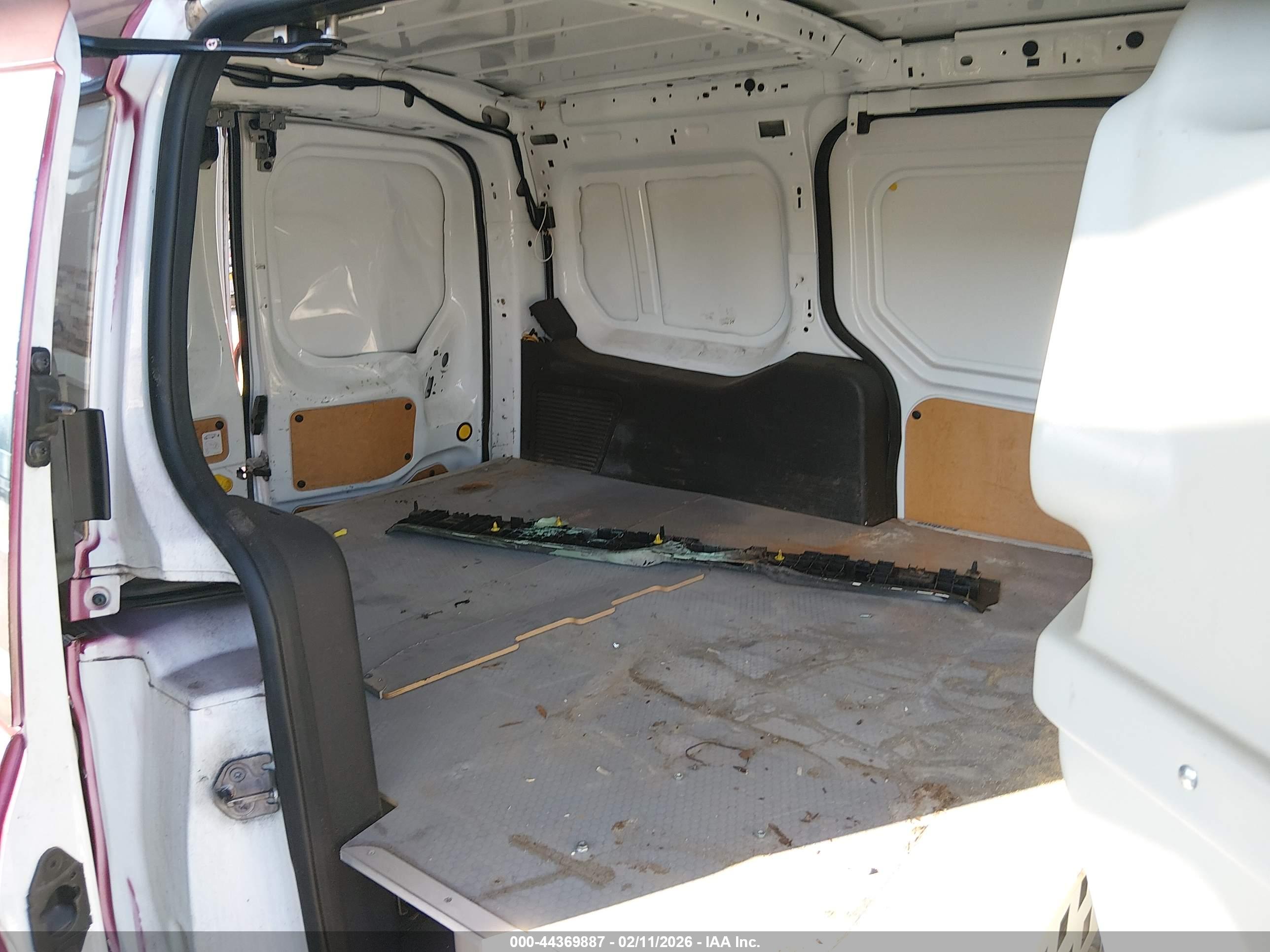 FORD TRANSIT image 8